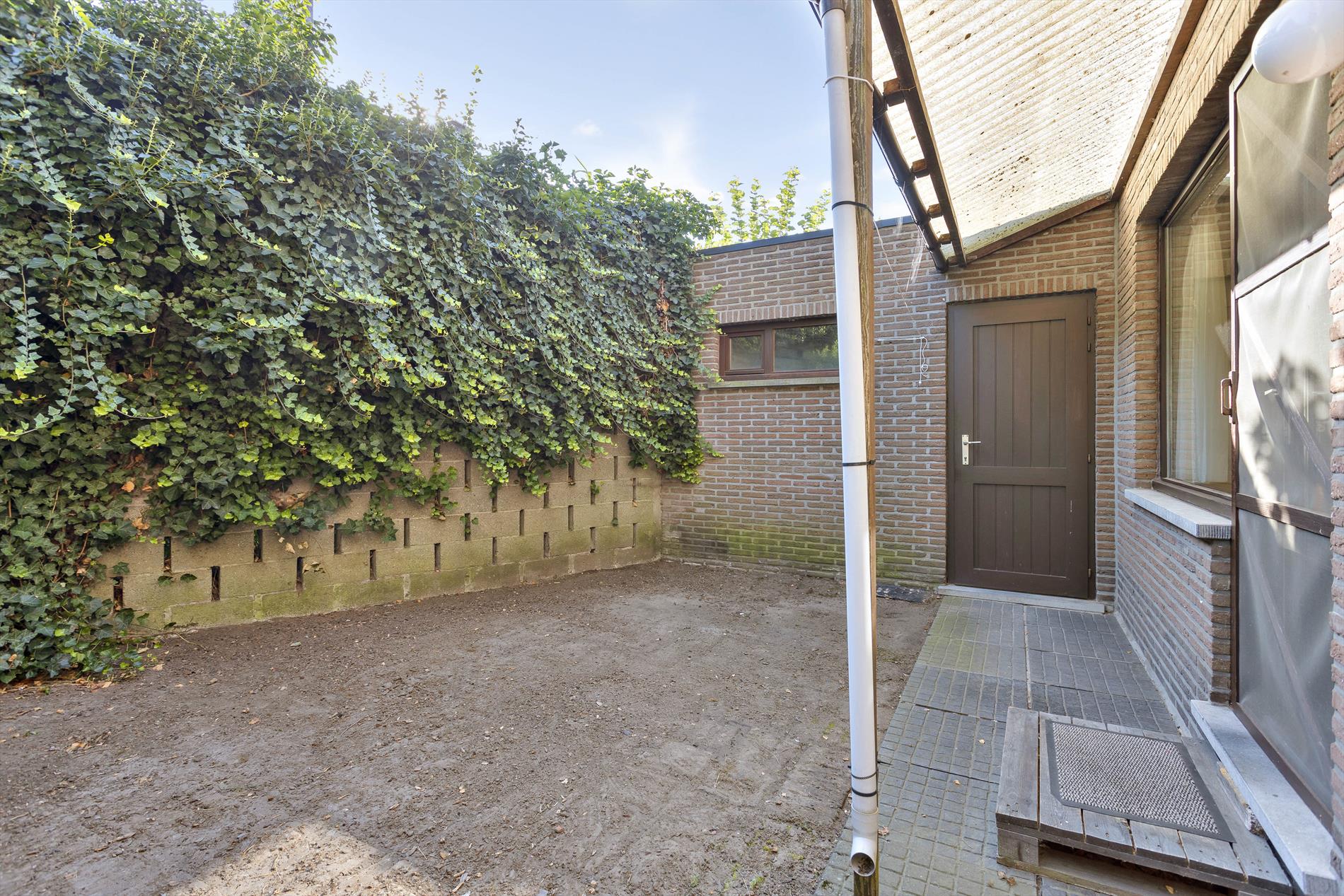 KIJKMOMENT ZA 21/06 ! Opbrengsteigendom met twee appartementen op wandelafstand van het centrum! foto 9