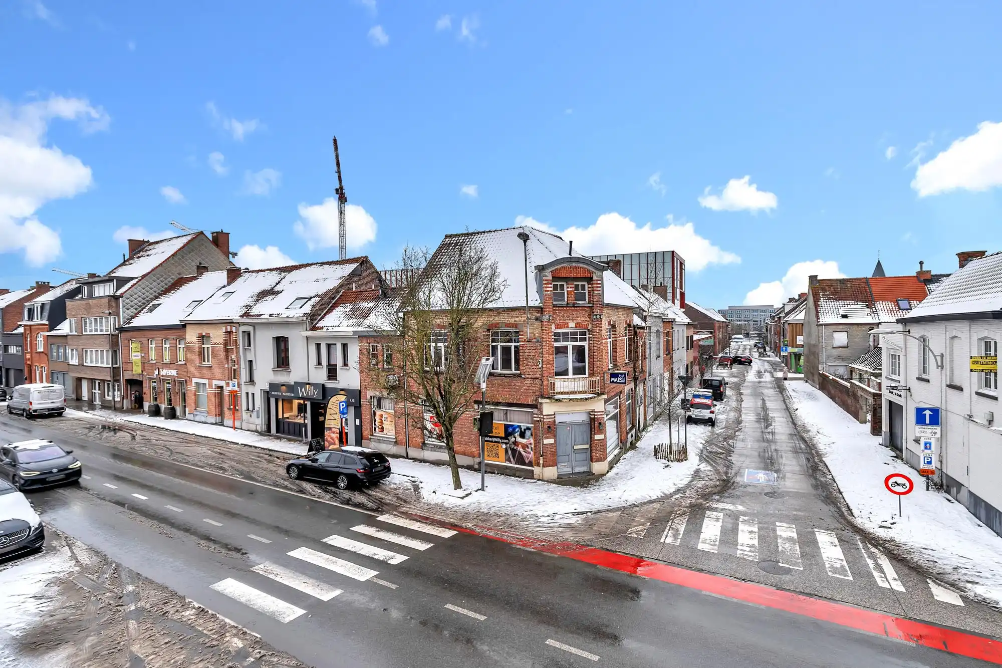 Volledig te renoveren handelspand met woonst op toplocatie foto 3