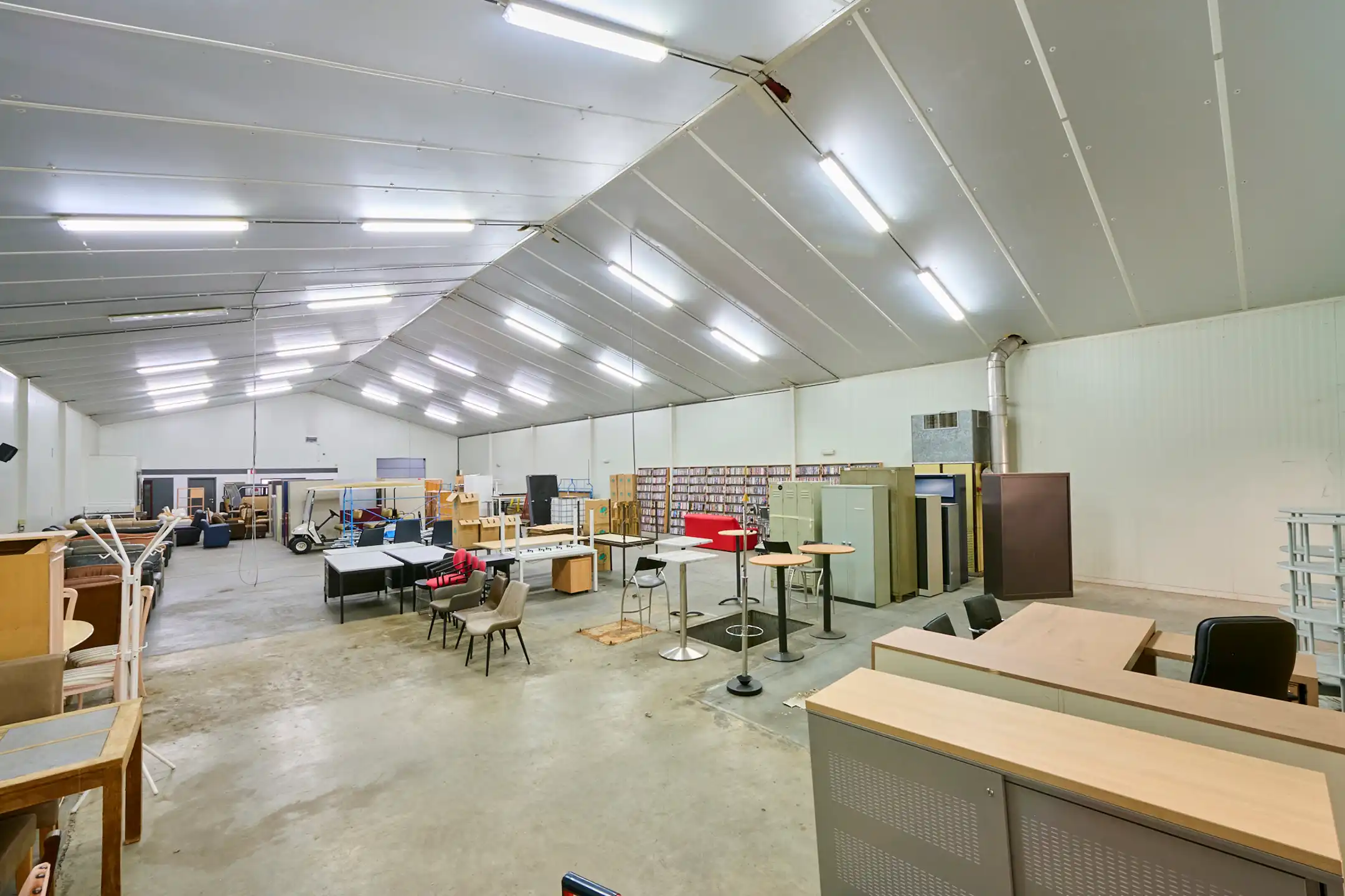 BEDRIJFSGEBOUW MET APPARTEMENT TE HUUR ZONHOVEN foto 6