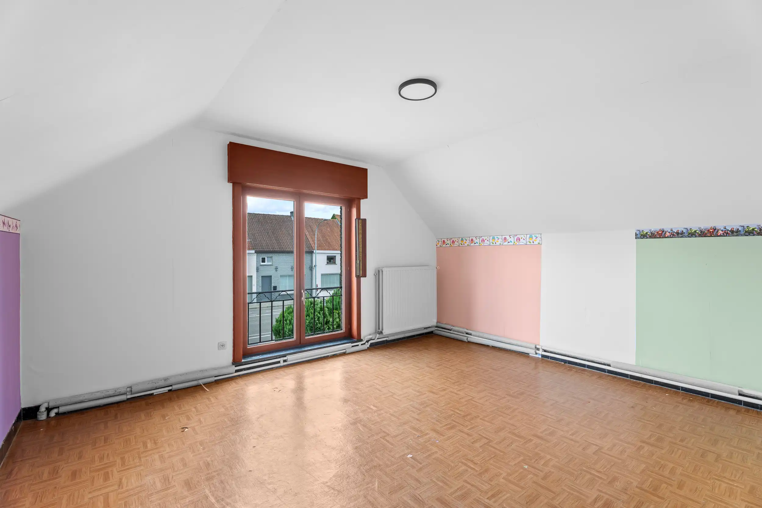 Alleenstaande bungalow met 4 kamers op toplocatie. foto 9