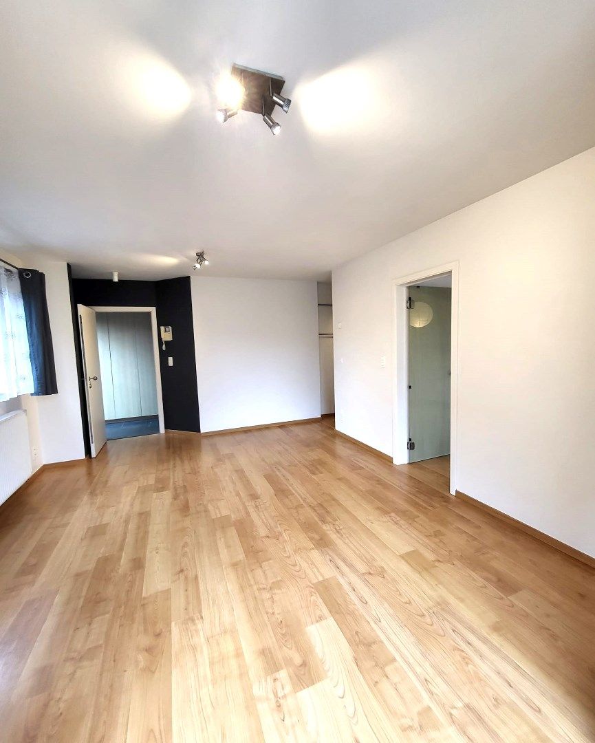 Appartement gelijkvloers - tip top in orde. foto 4