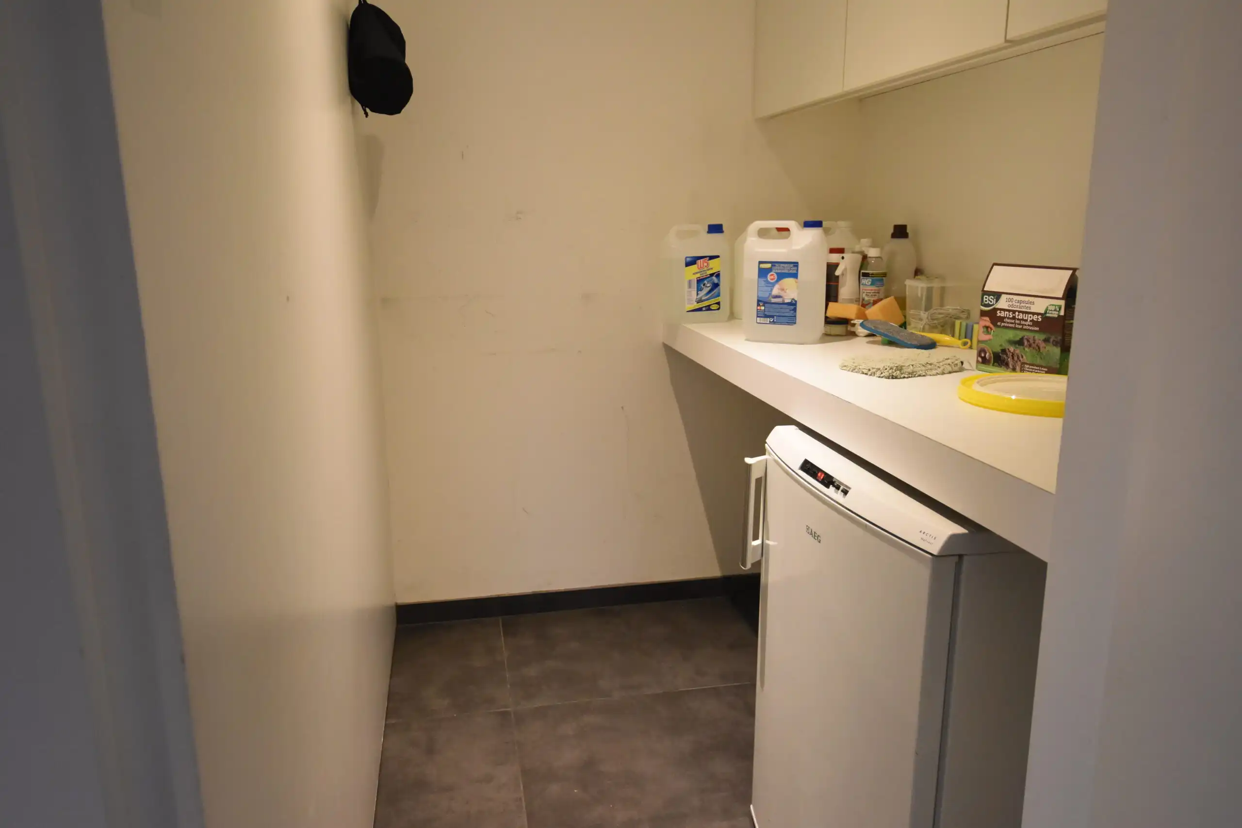 Volledig gerenoveerde woning met tuin en carport foto 14