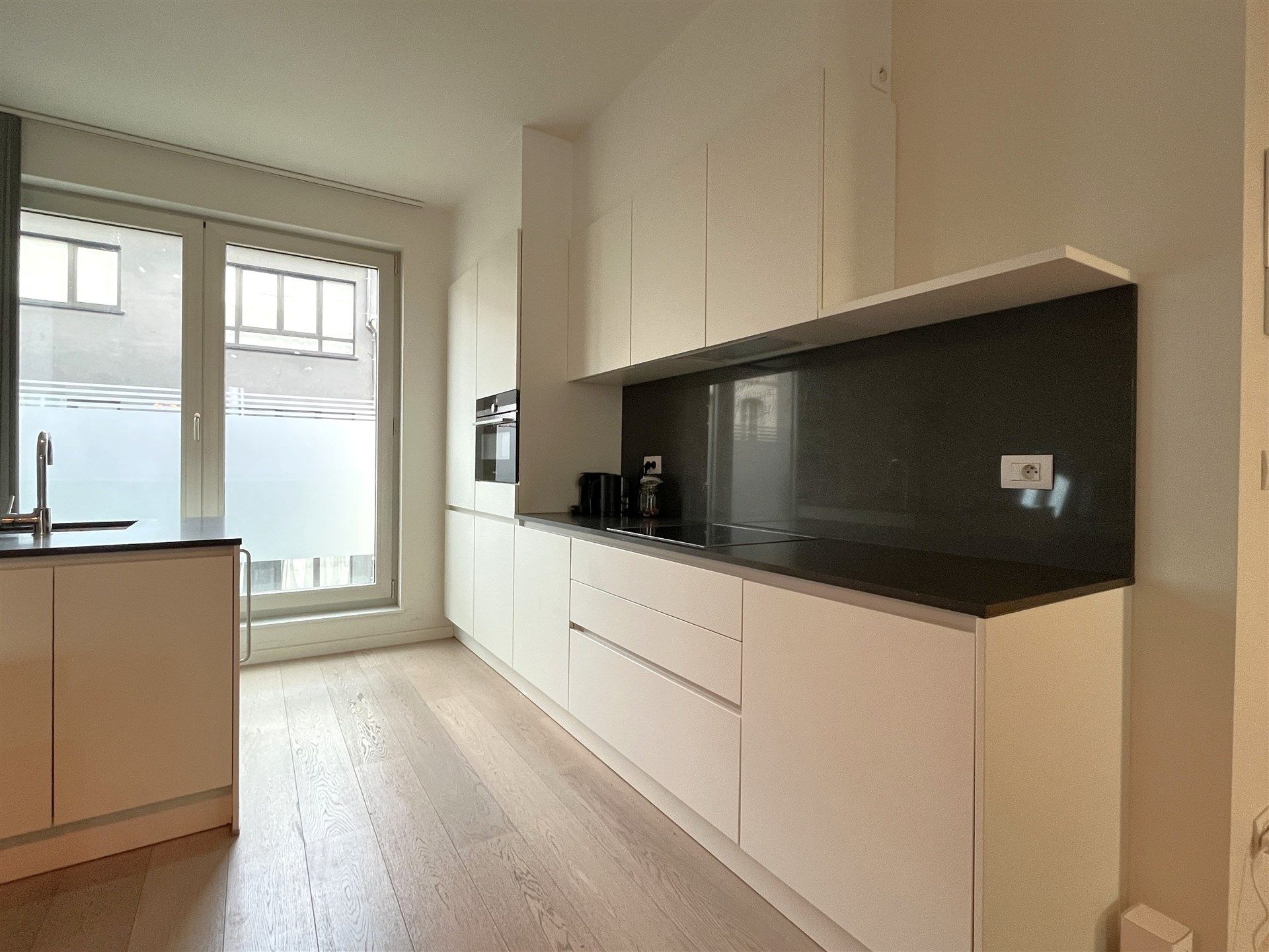 licht appartement met 1 slaapkamer en terras nabij 't Zuid! foto 2