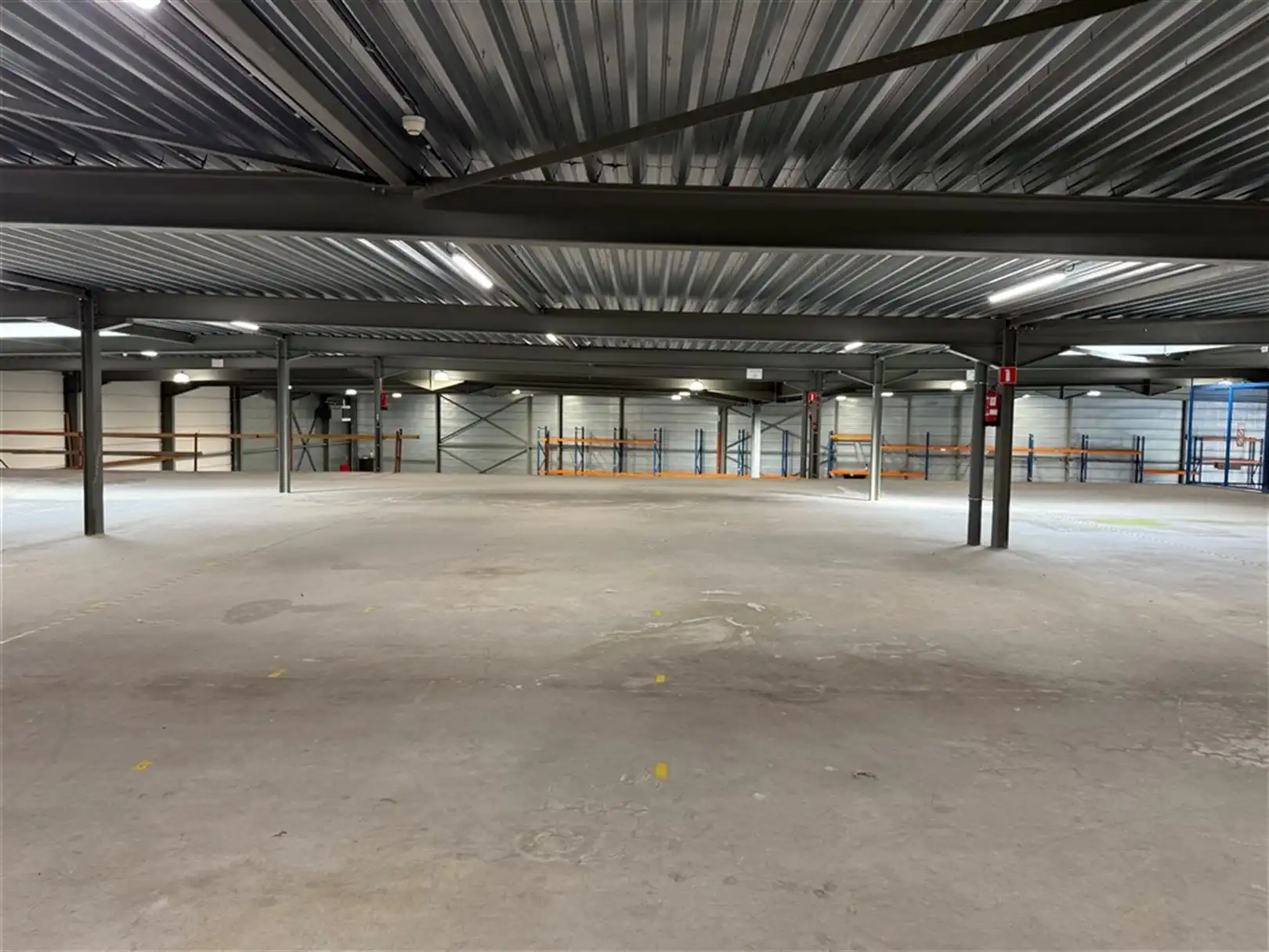 Polyvalent bedrijfsgebouw foto 19