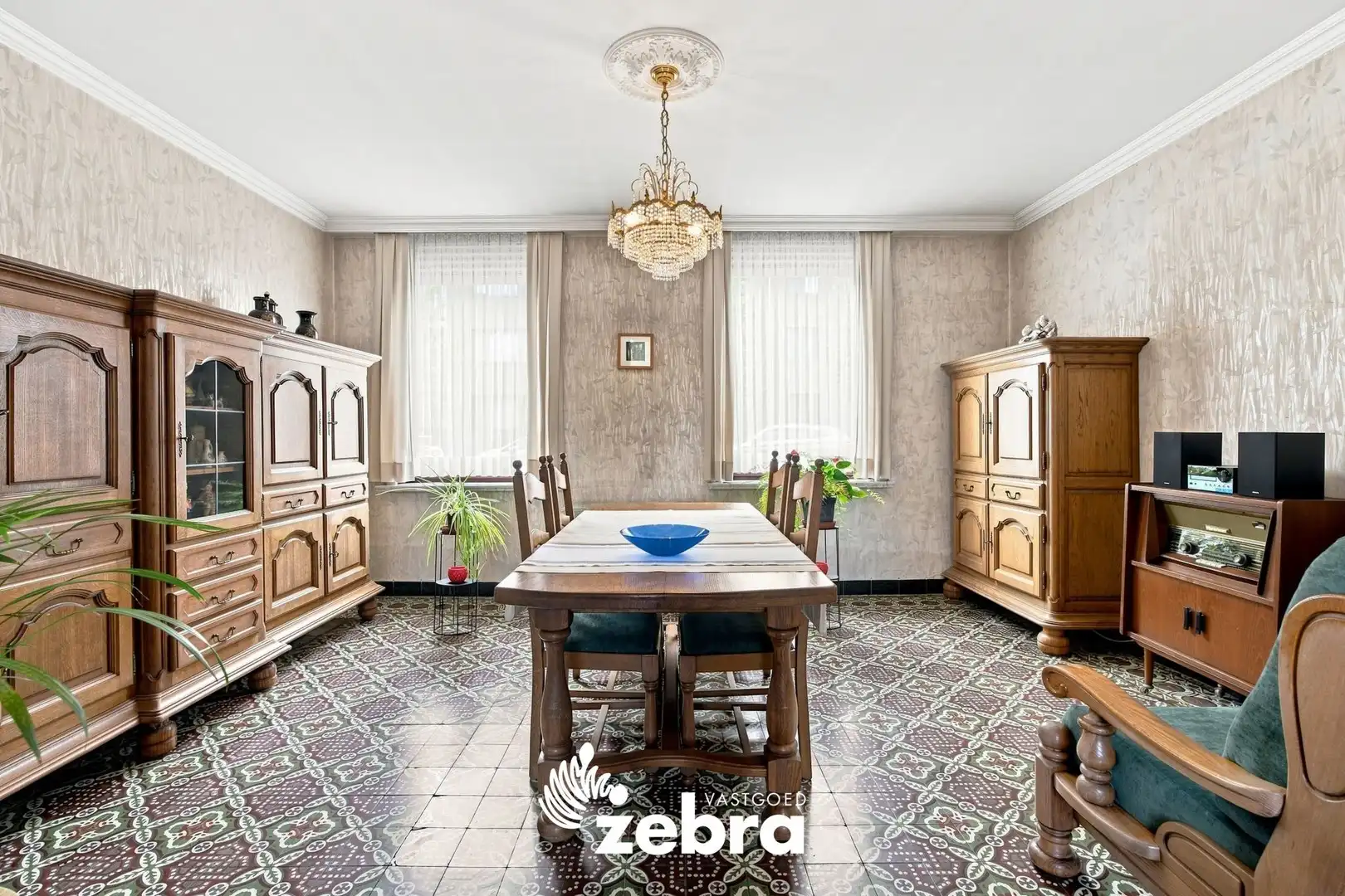 Te renoveren woning met 3 slaapkamers, ruime zolder en tuin in Tielt! foto 4
