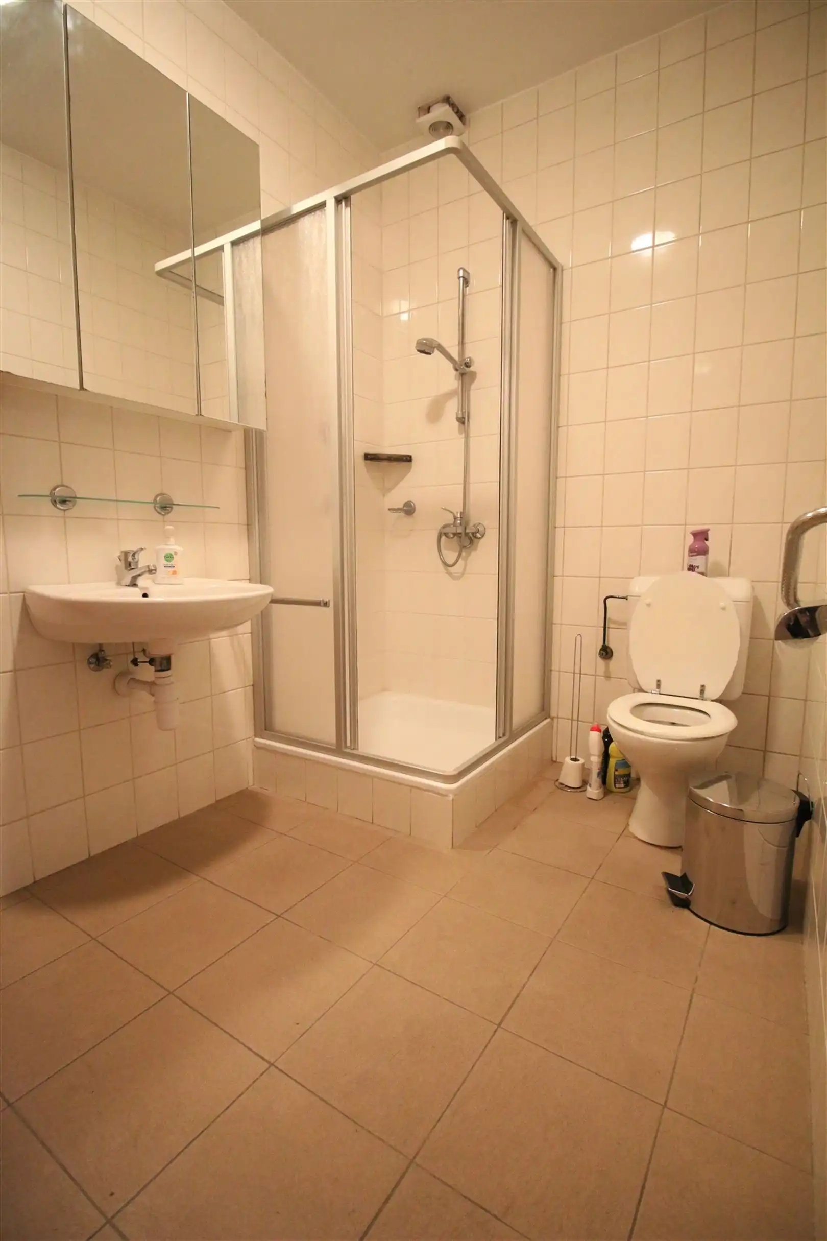 Gelijkvloersappartement met 1 slaapkamer en tuin in centrum Merksem foto 8