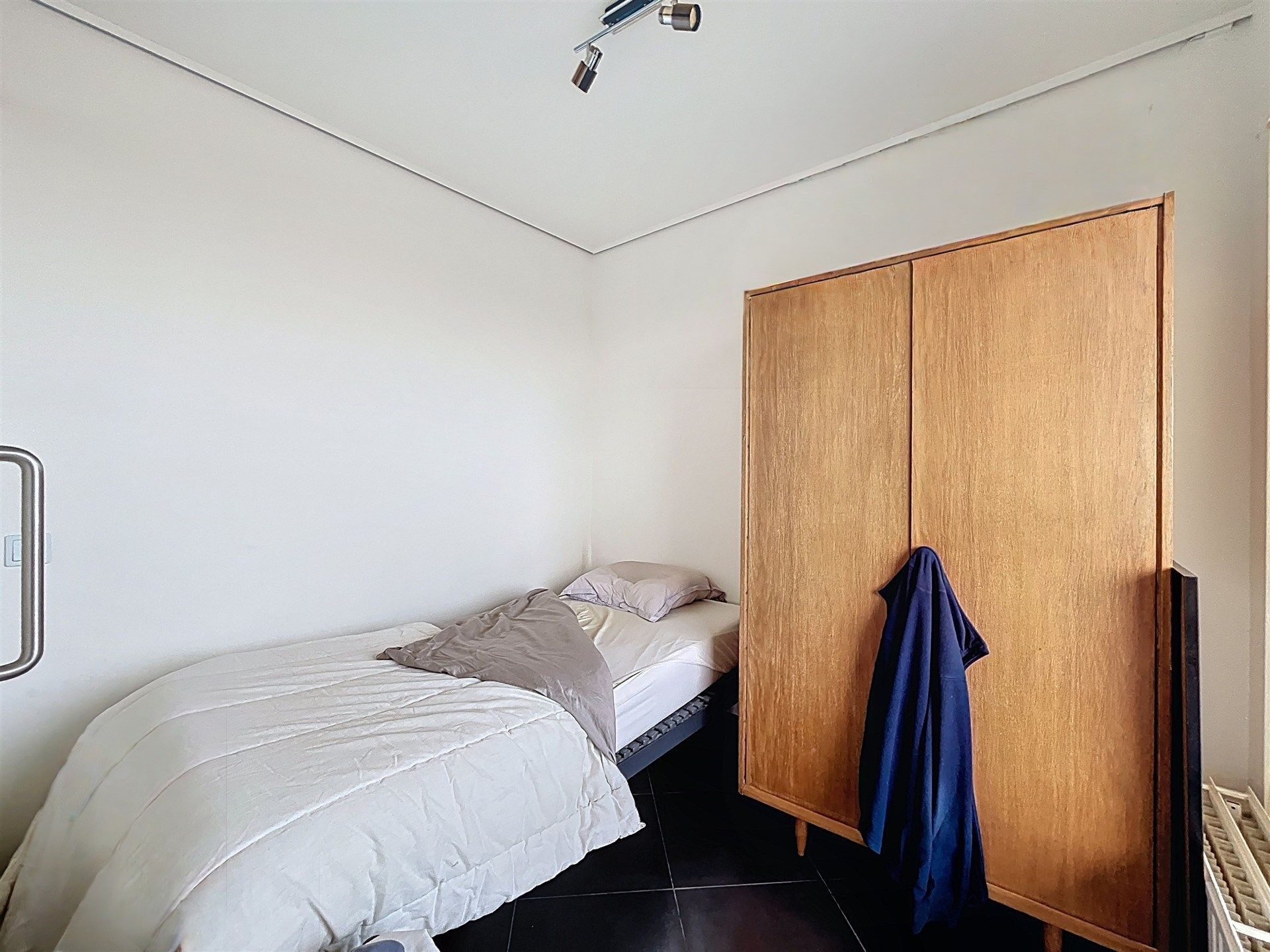 Instapklaar 1 slpk-appartement in centrum Sint-Niklaas foto 5