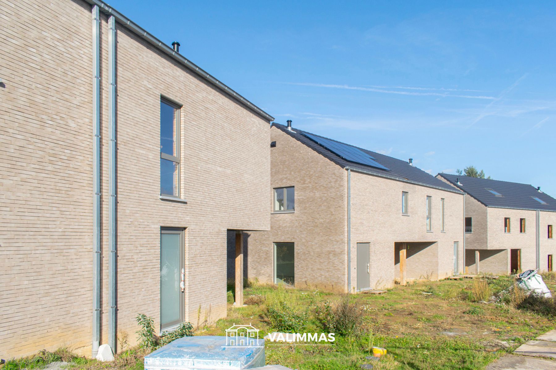 Nieuwbouwwoning met 4 kamers, carport en grote tuin... foto {{pictureIndex}}