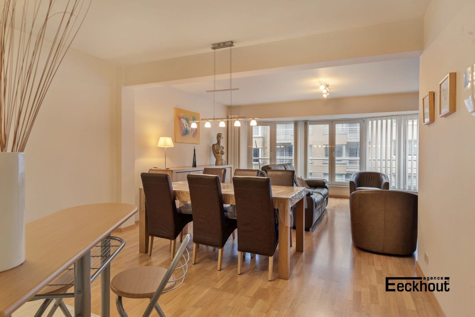 Instapklaar appartement op enkele passen van het strand en het centrum van Oostende! foto 4