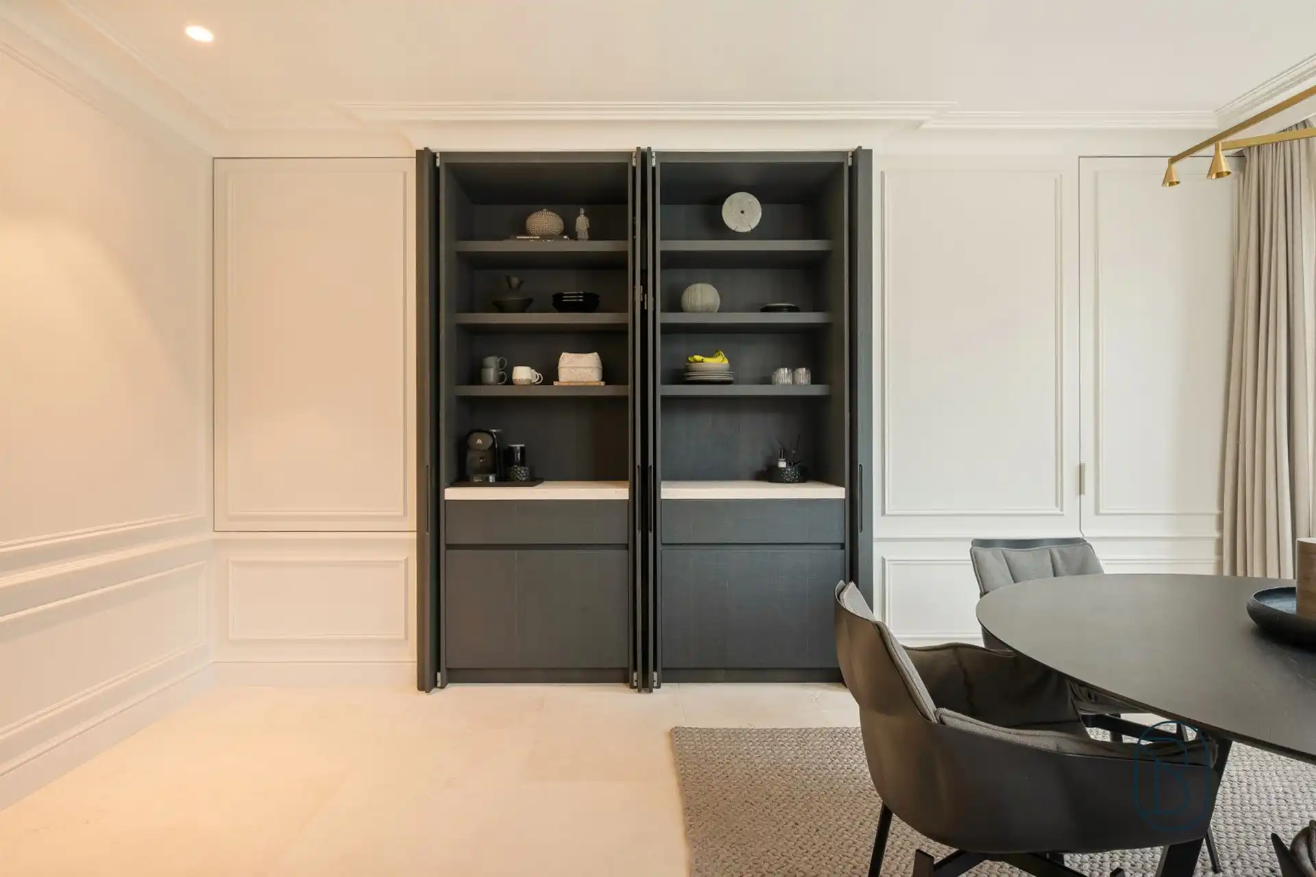 Prachtig afgewerkte franse villa met bijgebouw en zwembad foto 29