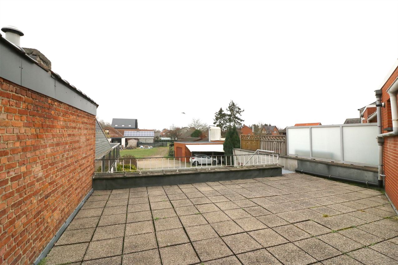 Centraal gelegen duplex appartement met 3 slpk., ruim terras en parking foto 16