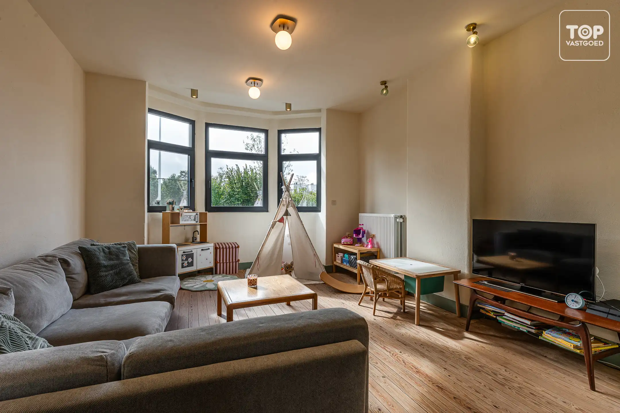 Uniek gerenoveerde woning waar authenticiteit en natuur samenkomen foto 3