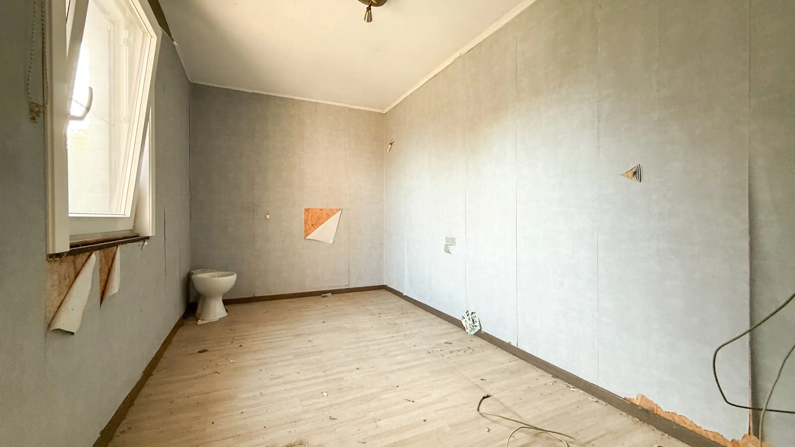 Te  renoveren HOB met veel mogelijkheden! foto 12