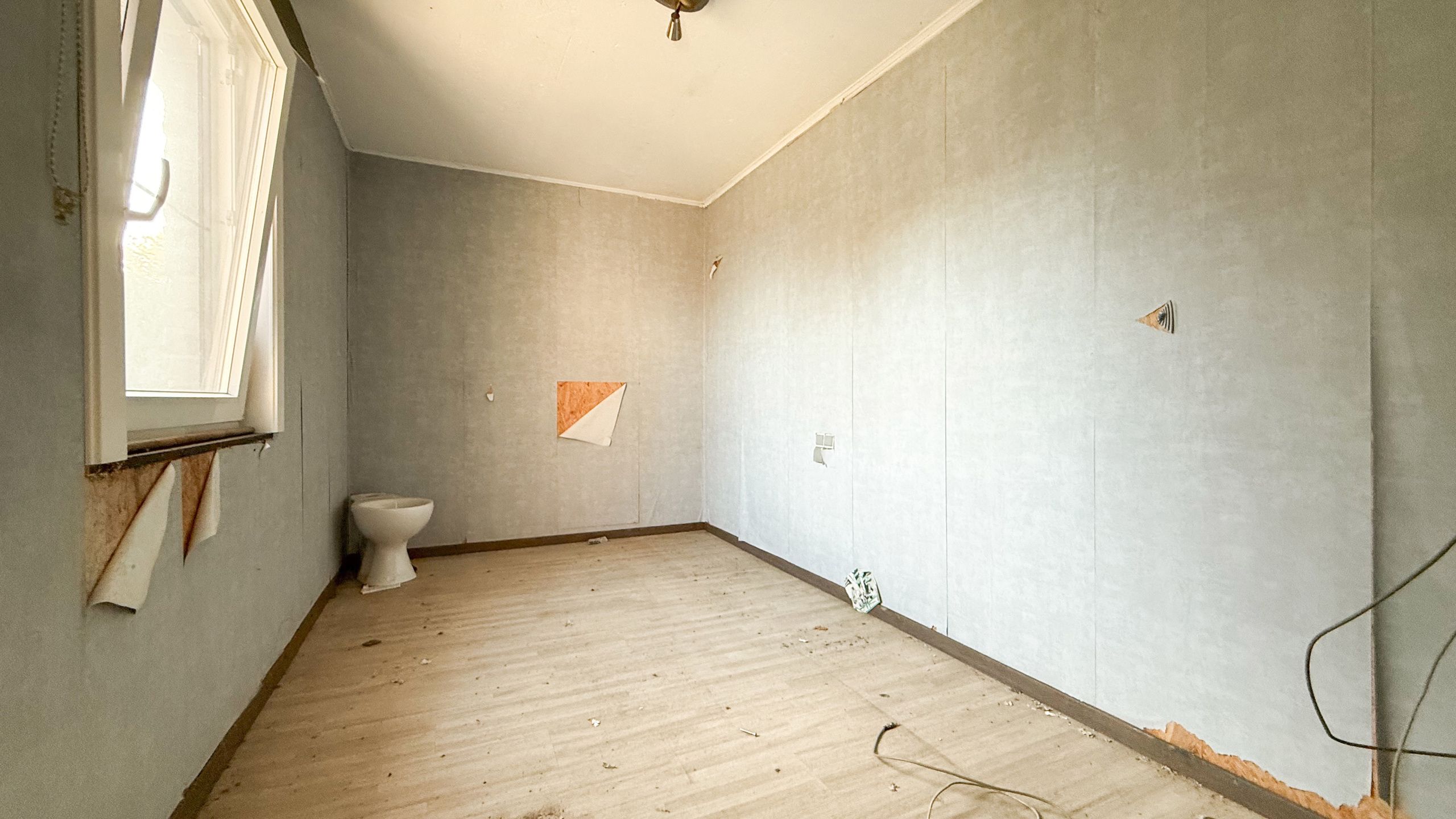 Te  renoveren HOB met veel mogelijkheden! foto 12