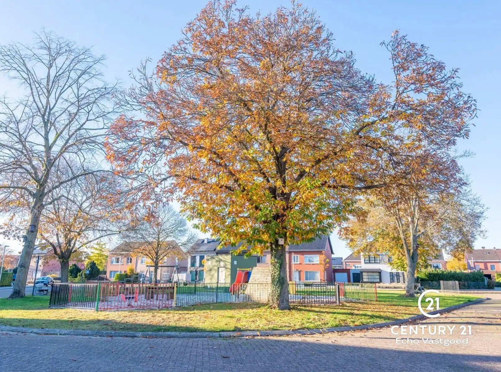 Ruime halfopen gezinswoning in kindvriendelijke buurt foto 25