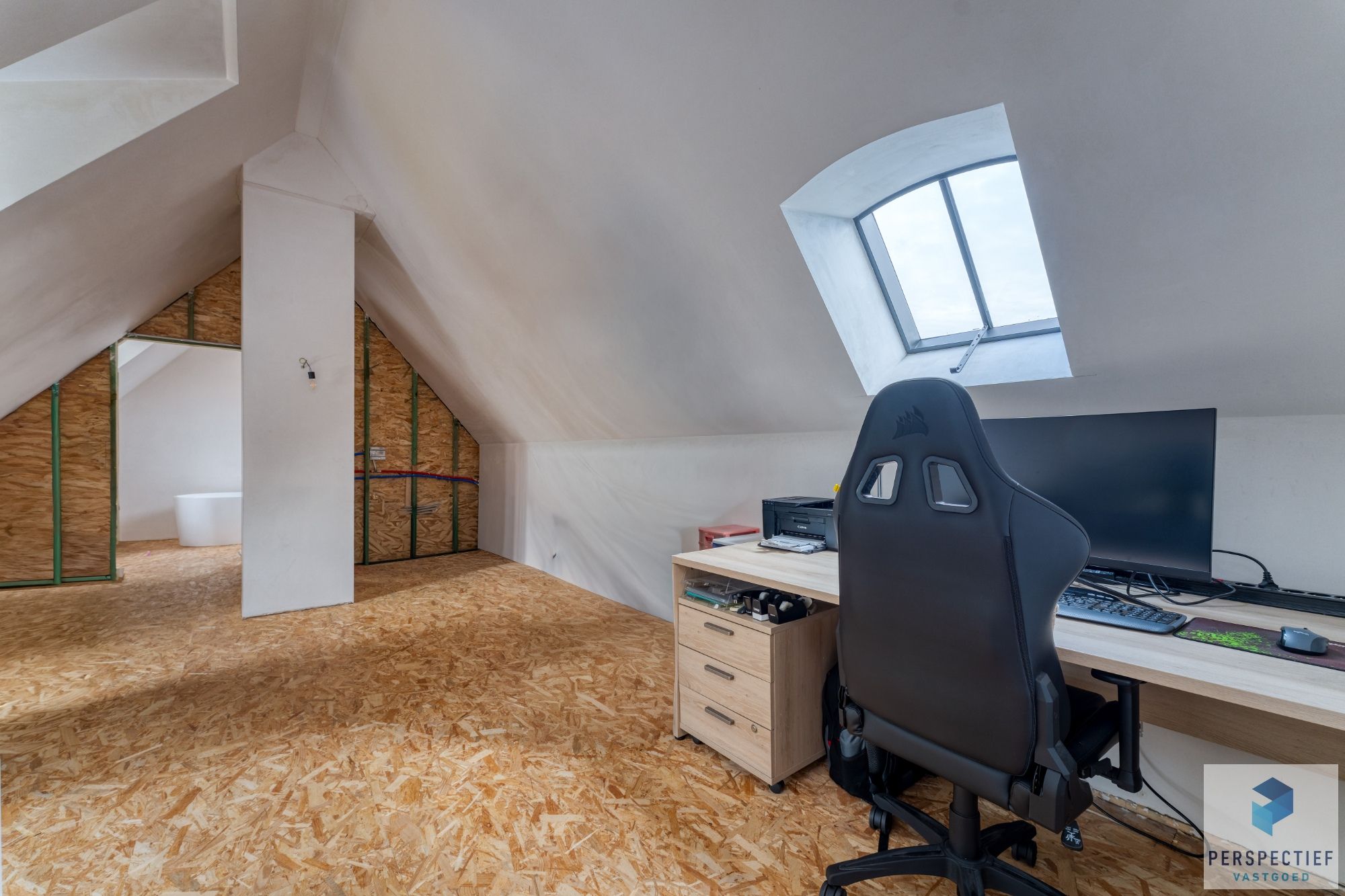 VERDER AF TE WERKEN WONING met PRAKTIJKRUIMTE,  4 SLPKS en TUIN foto 16