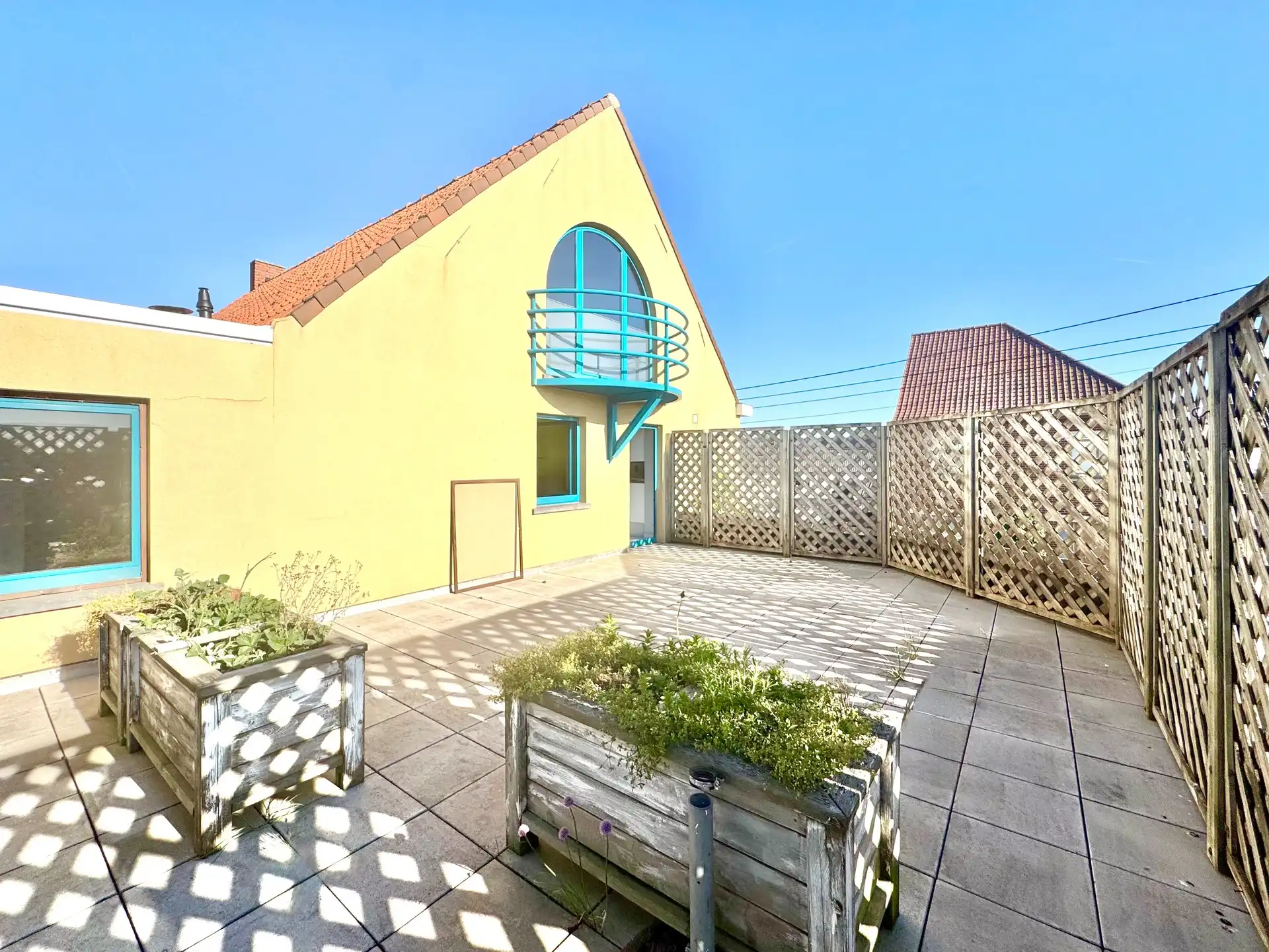 RUIME DUPLEX | ZONNETERRAS | 2 KAMERS | 149 m² foto {{pictureIndex}}