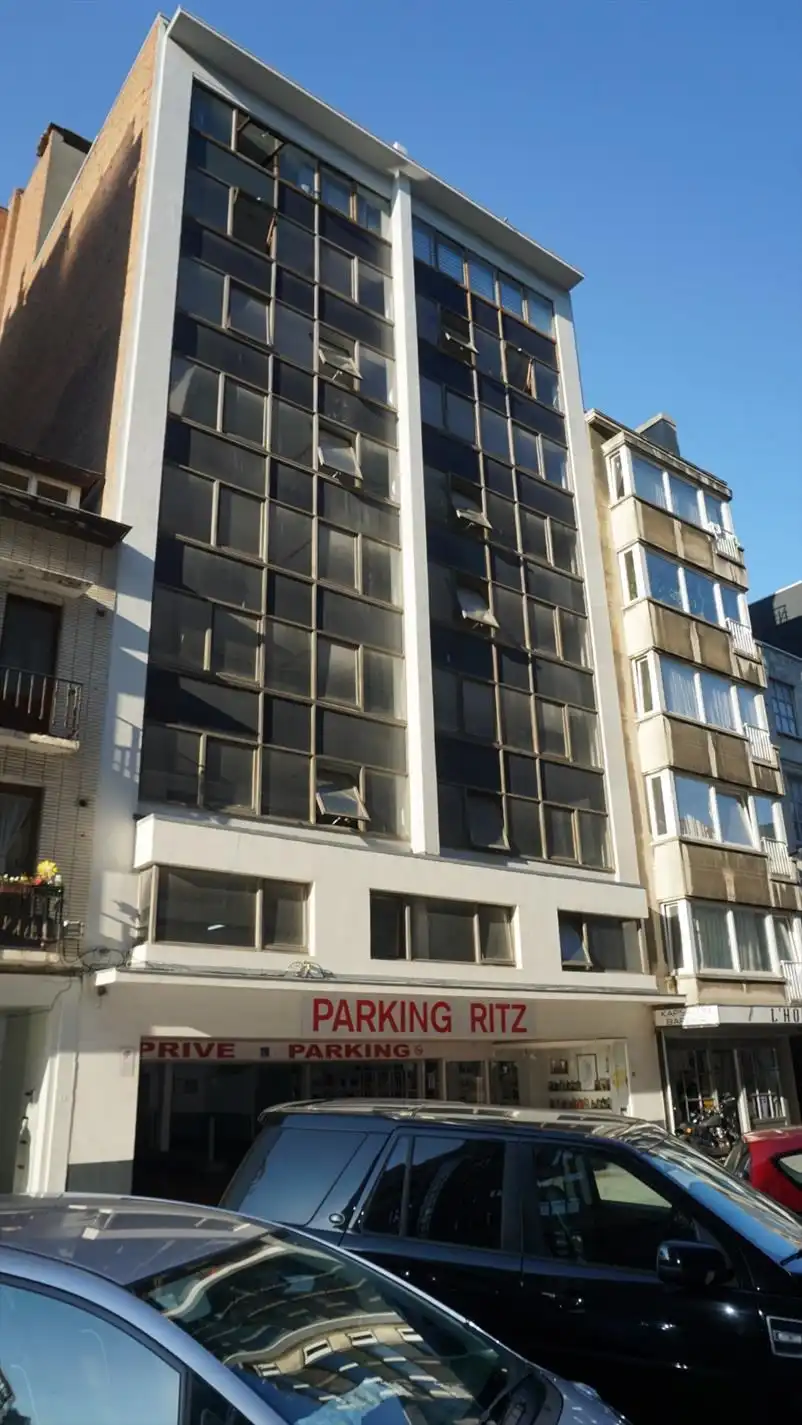 GARAGE BOX  OP TOPLIGGING - CENTRUM OOSTENDE ! foto 9