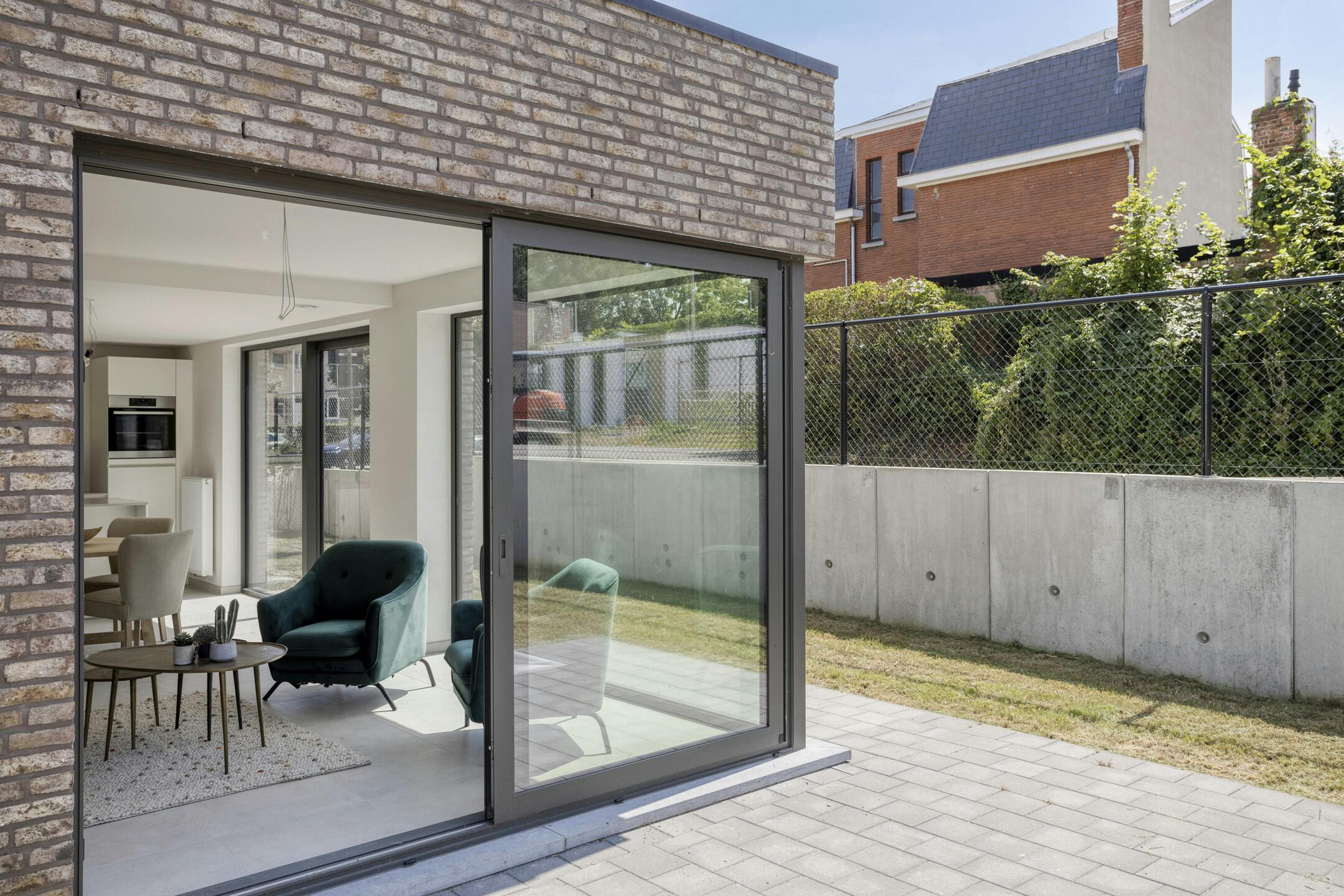 INSTAPKLAAR BEN-APPARTEMENT IN BAZEL MET 2 SLAAPK. + TUIN foto 25
