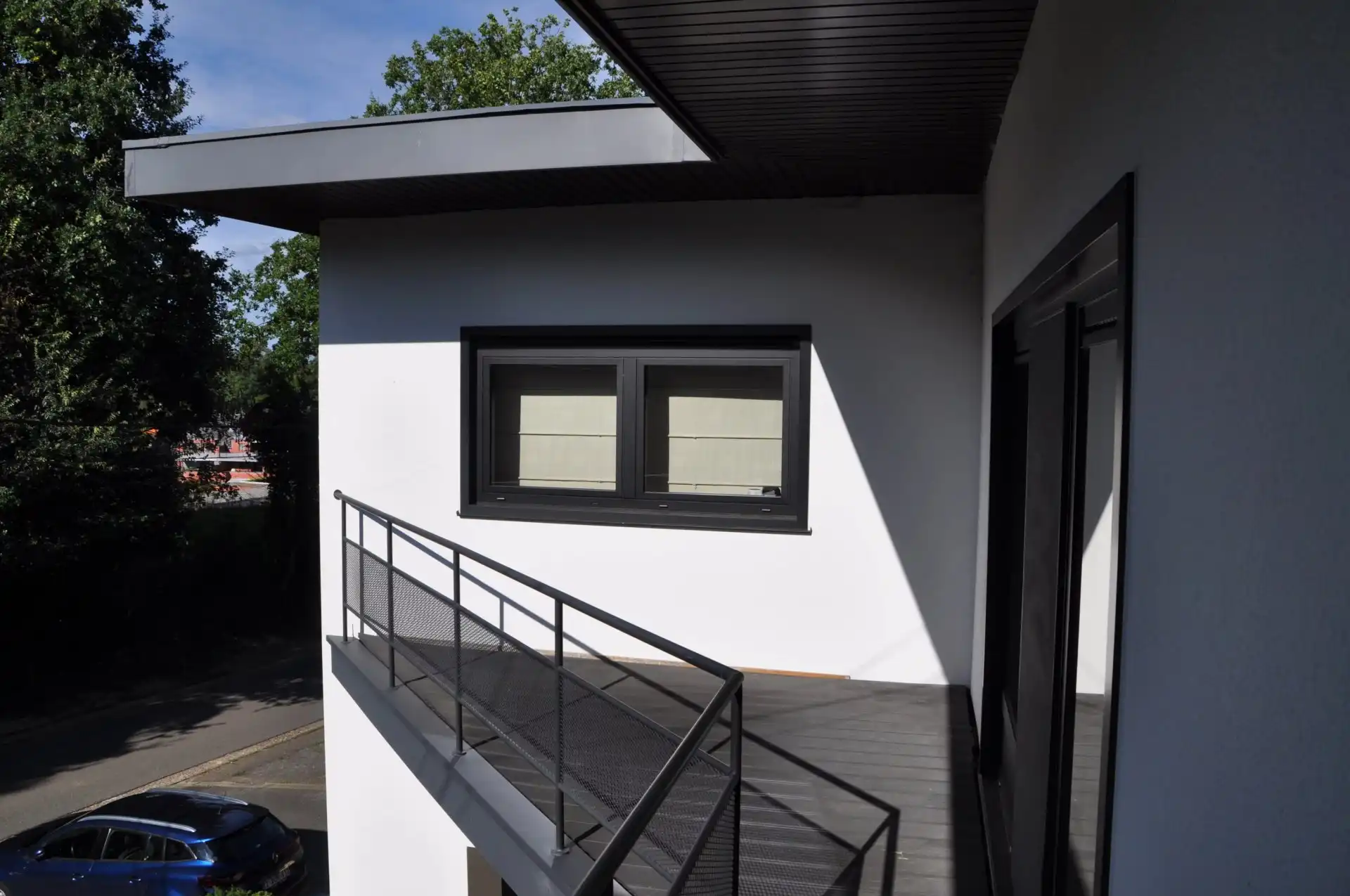 VERRASSEND RUIM EN RUSTIG GELEGEN APPARTEMENT VAN 126 M² NABIJ CENTRUM BILZEN foto 3