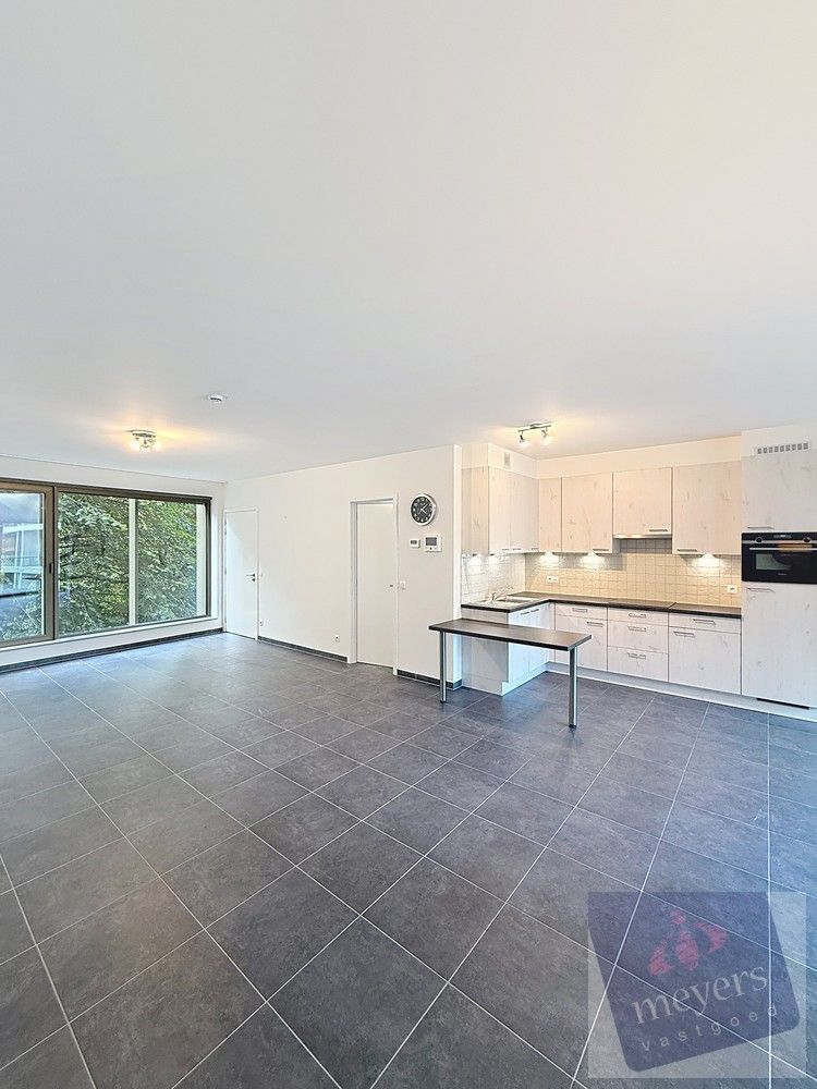 Assistentiewoning met terras en autostaanplaats in het hart van Hasselt foto 8
