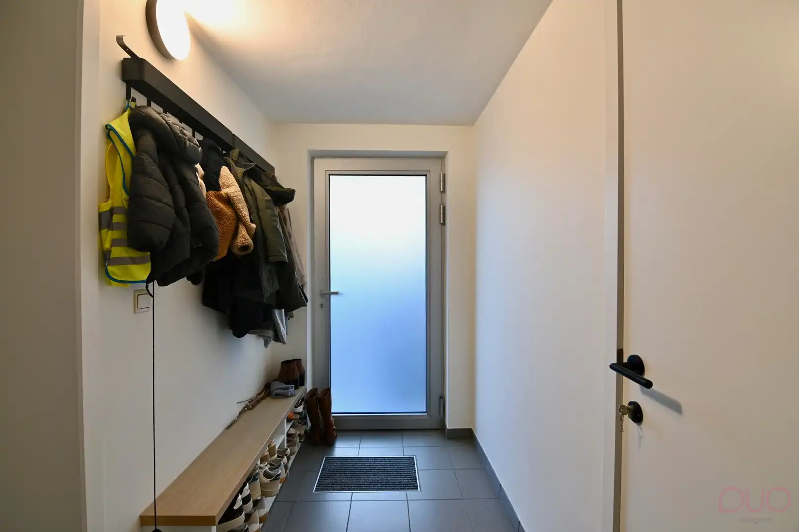 Ontdek ongeëvenaarde luxe en ruimte in deze prachtige villa in het rustige Herk-de-Stad. foto 29