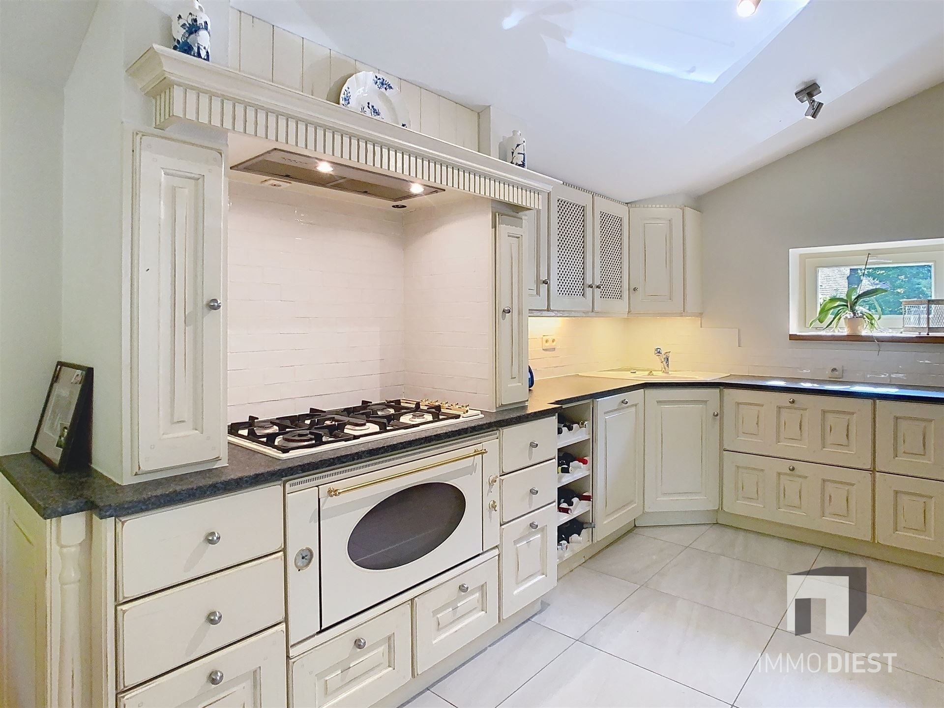 Brasserie - restaurant - feestzaal - privéwoonst foto 17