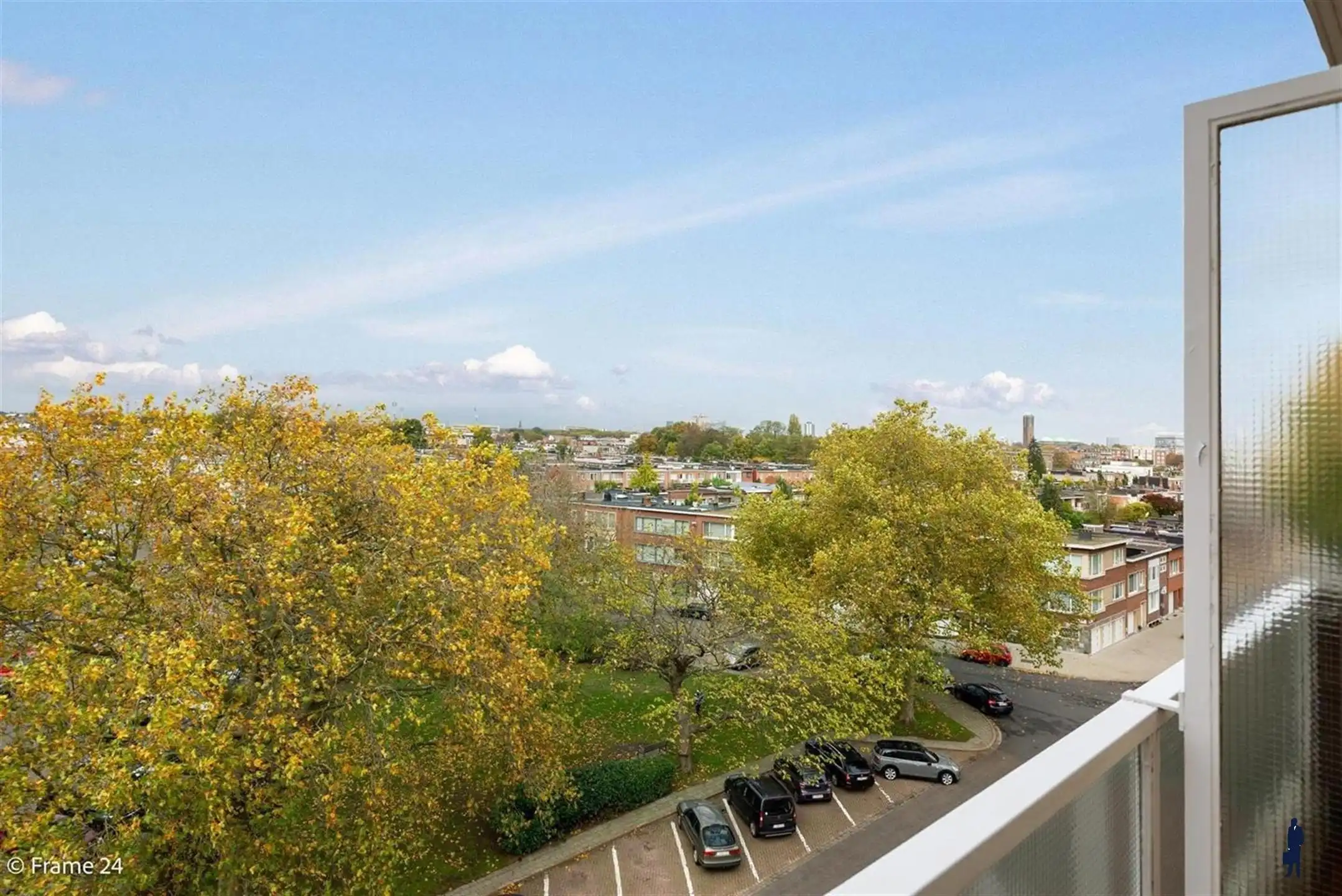 Zéér ruim appartement op een steenworp van het Valaarpark foto 3