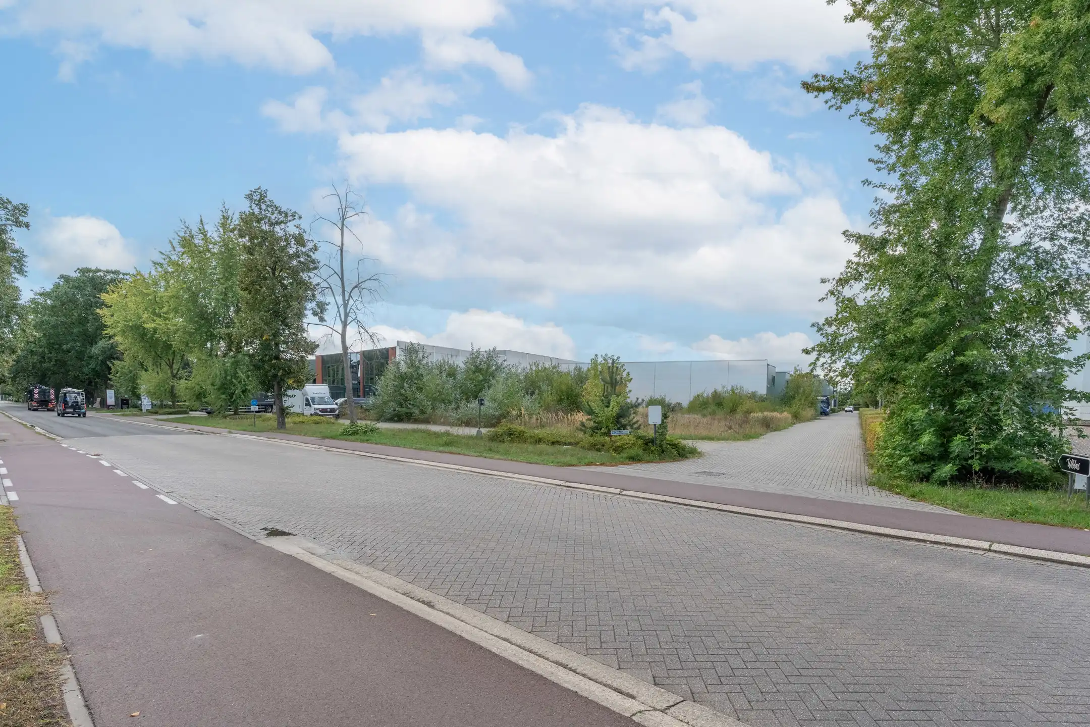 Goedgelegen KMO-unit met autostaanplaats te Lilsedijk Beerse foto 8