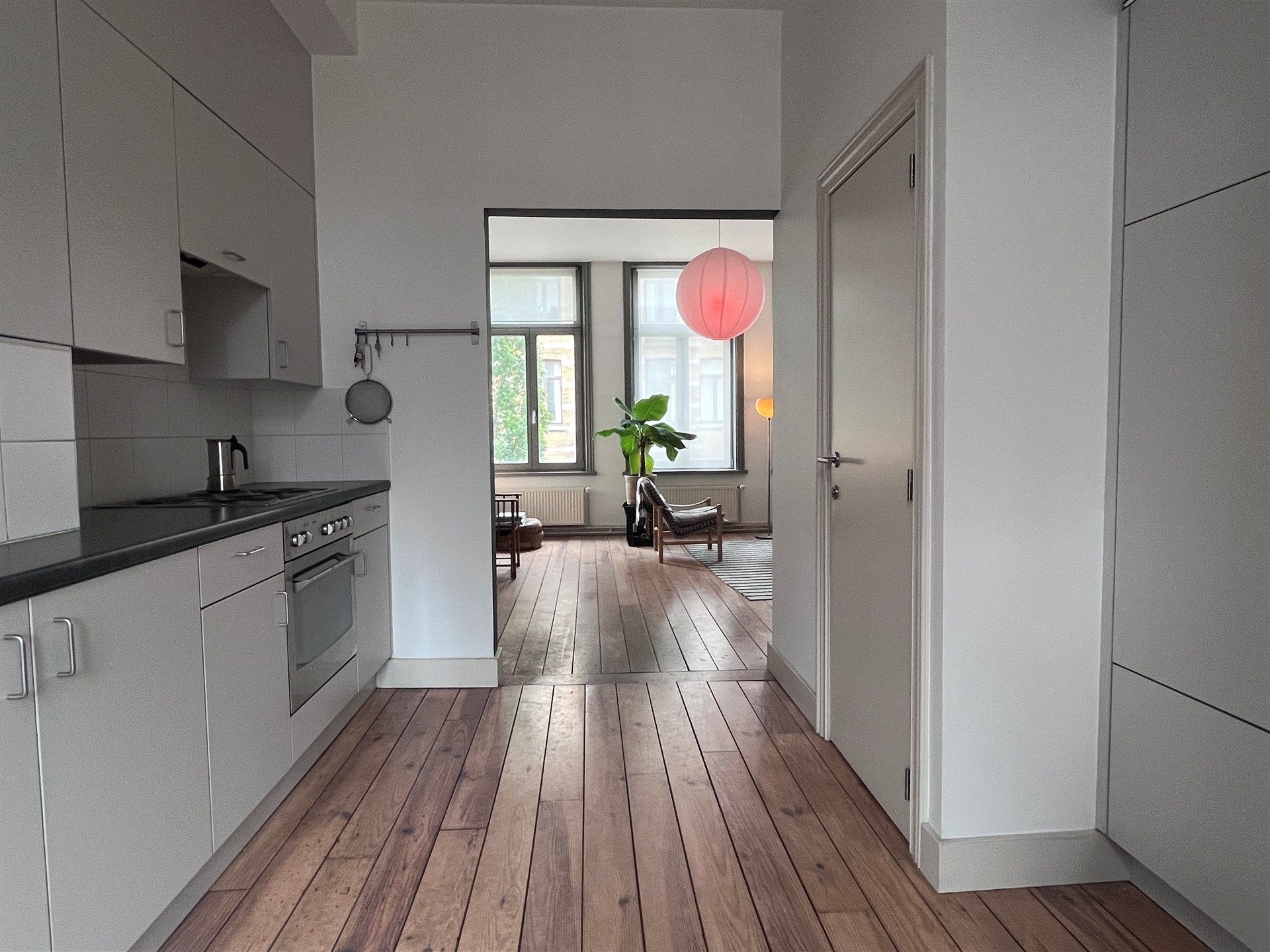 Instapklaar duplex appartement op het bruisende Zuid! foto 3