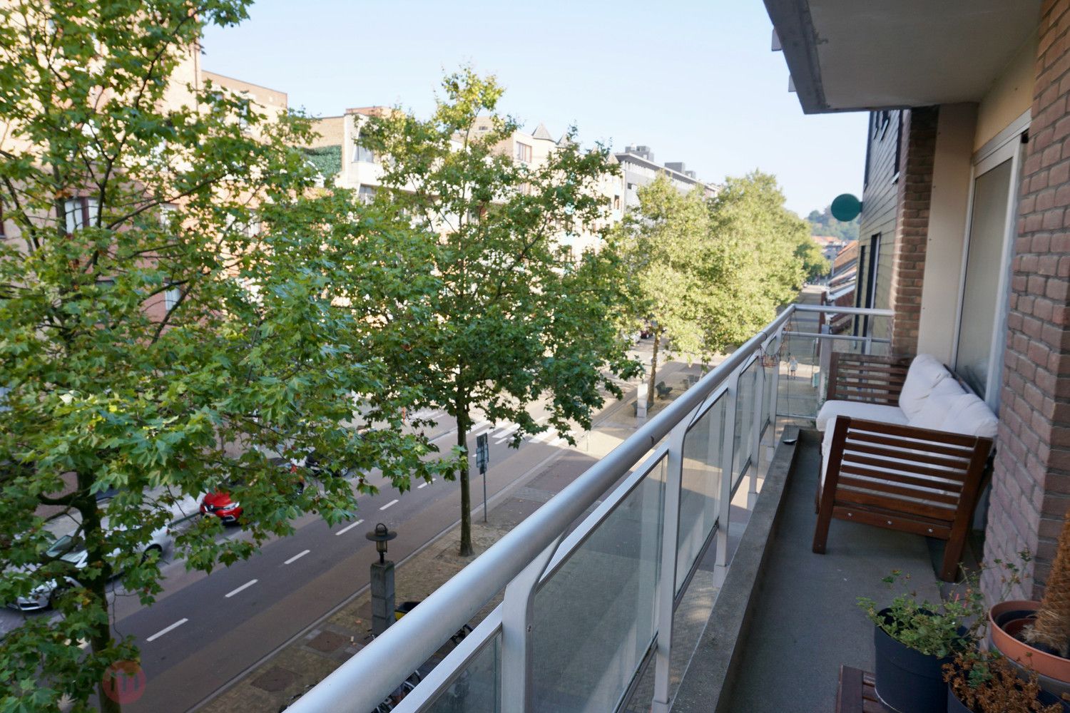 Centraal gelegen appartement met 2 slaapkamers en autostaanplaats. foto 2