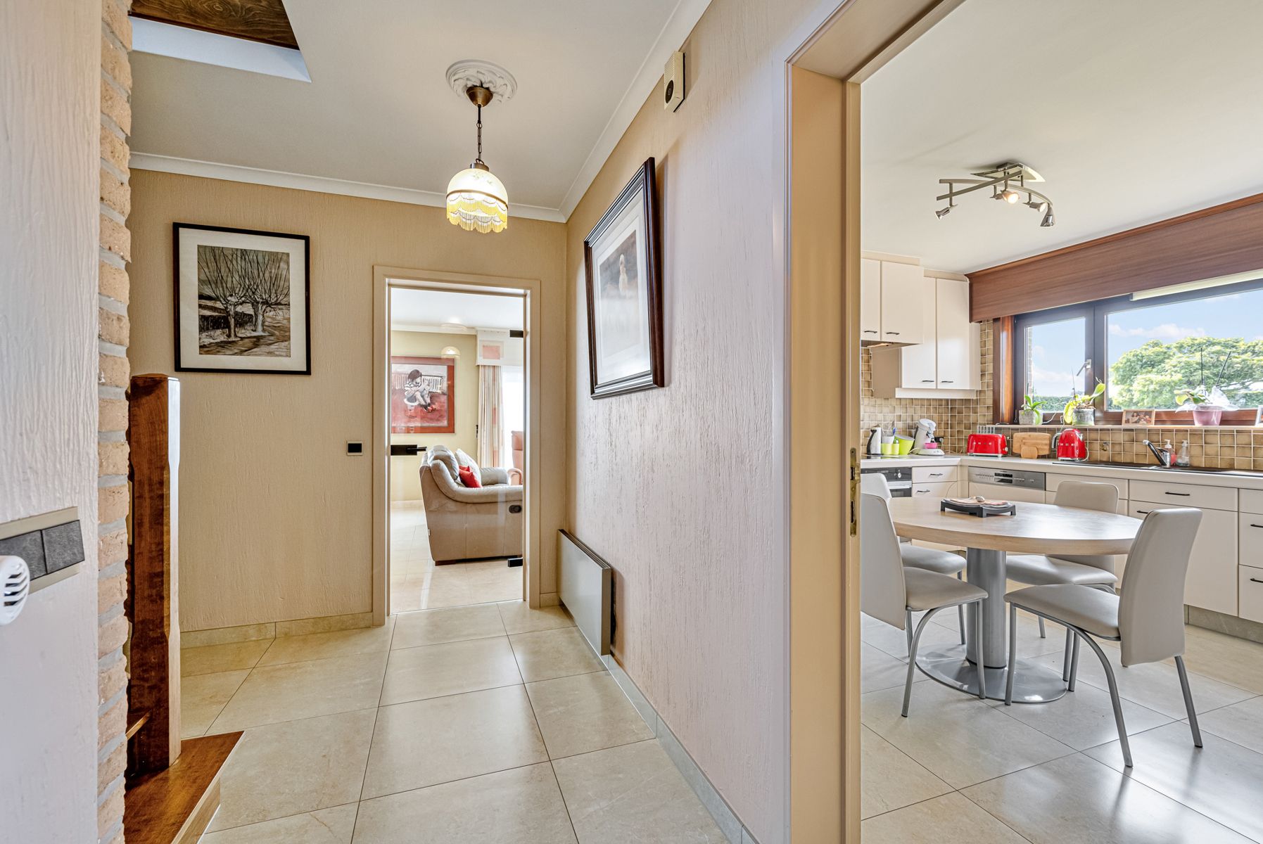 Ruime woning met extra bouwgrond/ideaal voor kangoeroewonen foto 5