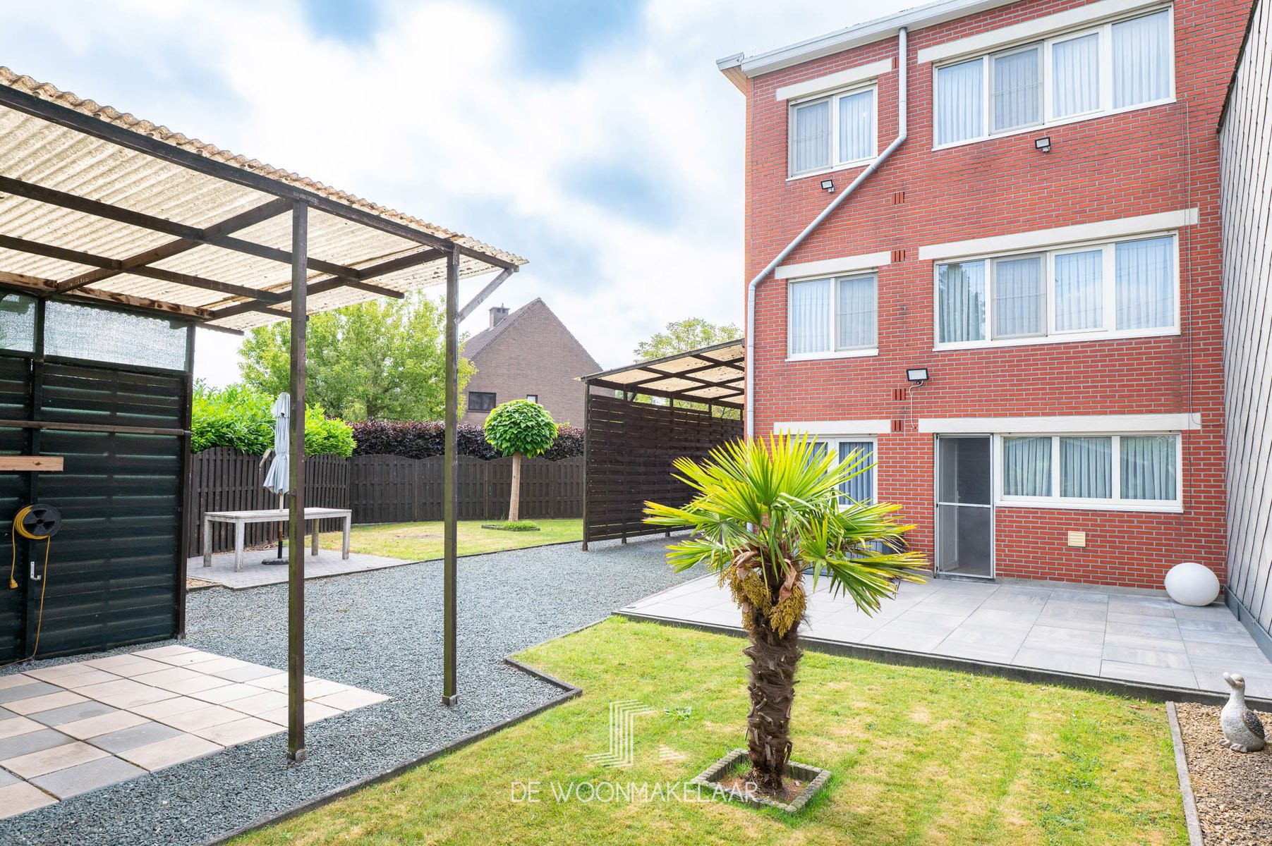 Halfopen bel-etage met 3 SLK's en carport vlakbij De Reukens foto 8