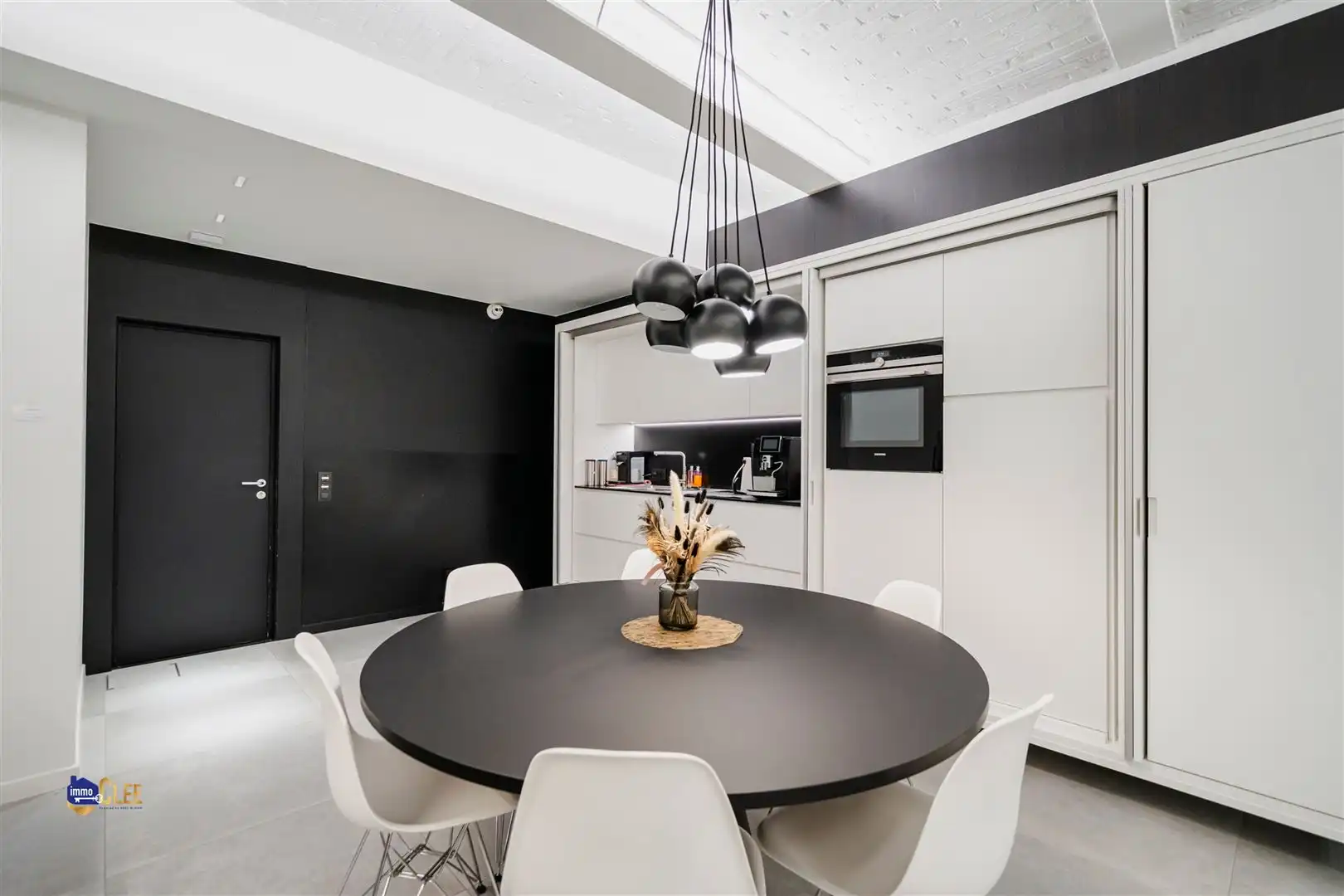 Commercieel handelspand met veel mogelijkheden in Sint-Truiden foto 9