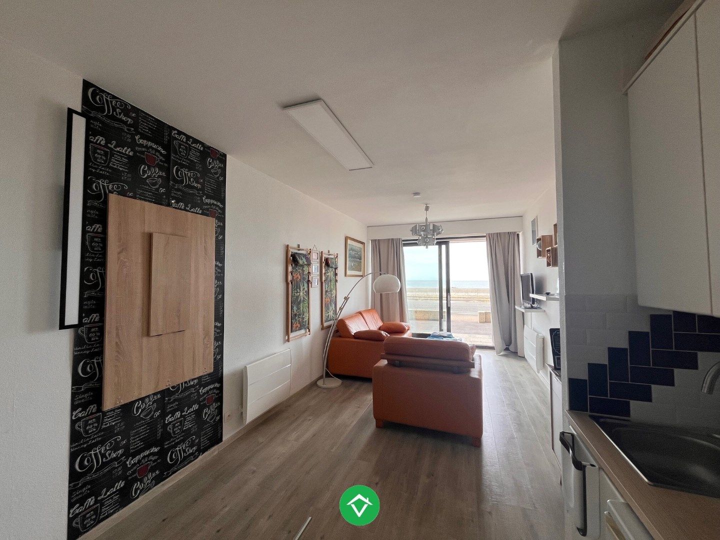 Vernieuwde gelijkvloersstudio met frontaal zeezicht, aan de dijk van Raversijde foto 6