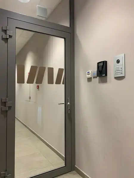 Instapklaar handelsgelijkvloers Te Huur en Te Koop foto 47