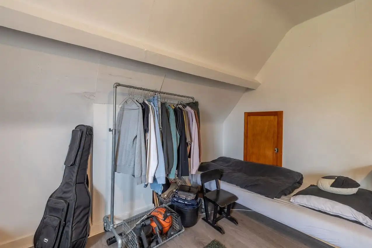 Centraal gelegen woning met garage, 3 slpk. en tuin foto 18