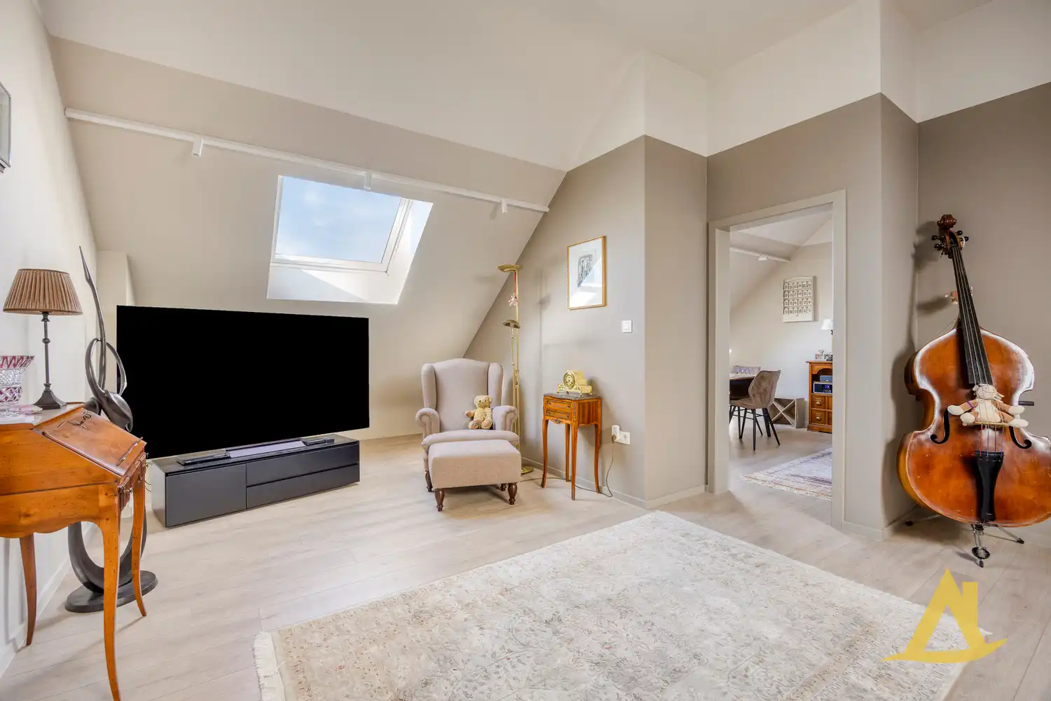 EXCLUSIEVE VILLA MET PARKTUIN EN ZWEMVIJVER OP EEN PERCEEL VAN 1HA 5A 16CA! foto 40