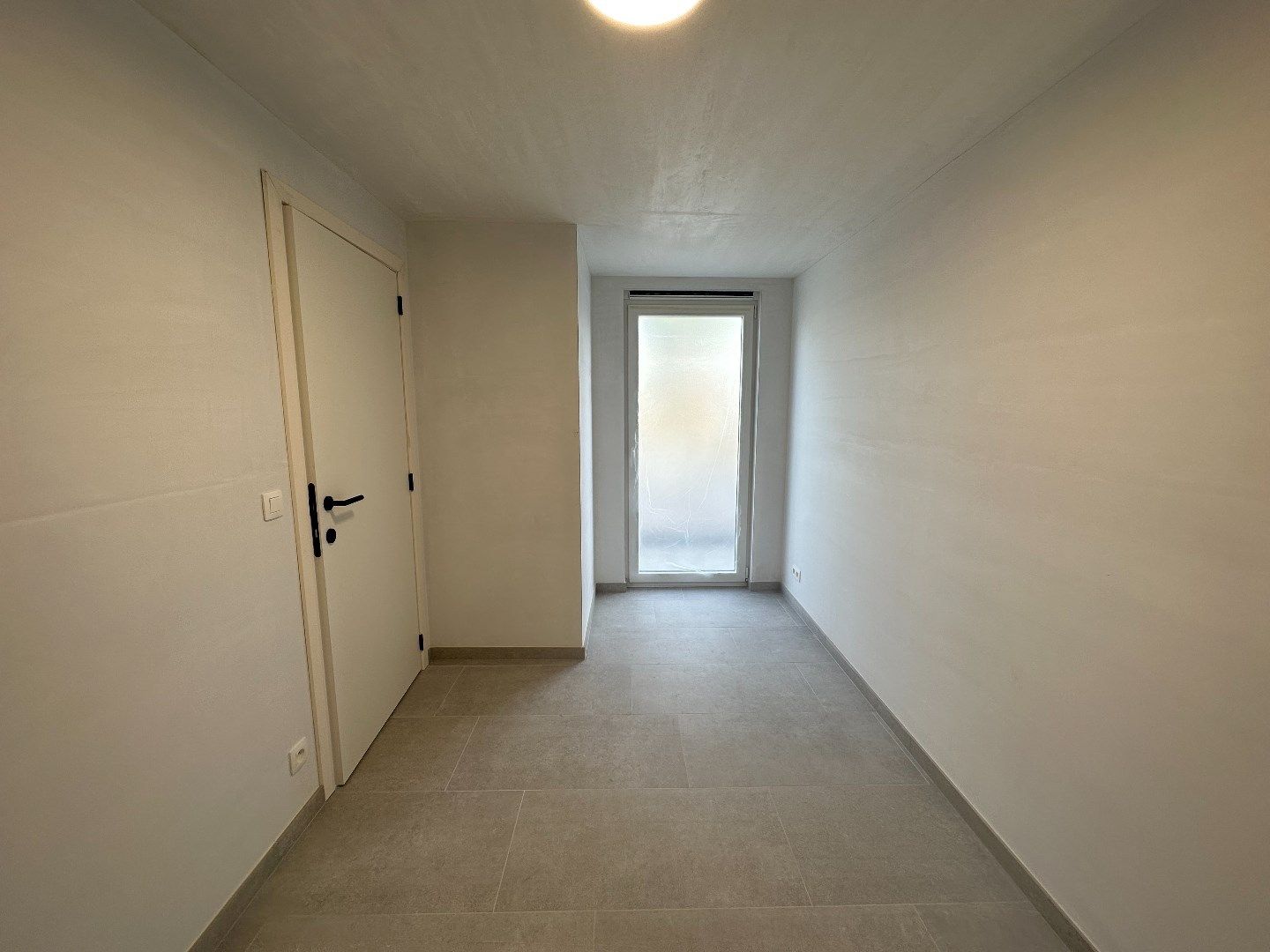 Volledig vernieuwde woning met 2 slaapkamers foto 2