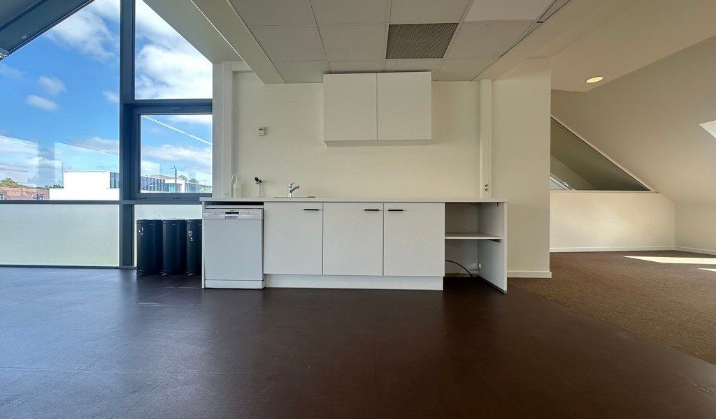 Commercieel gelegen kantoor of showroom in Sint-Martens-Latem foto 9