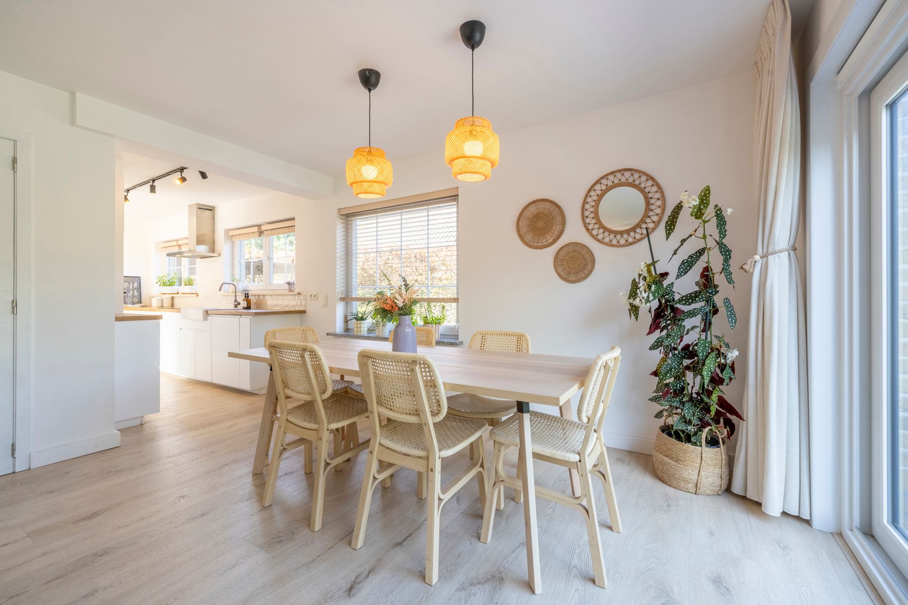 Woning met 3 slaapkamers, tuin en garage te koop! foto 11