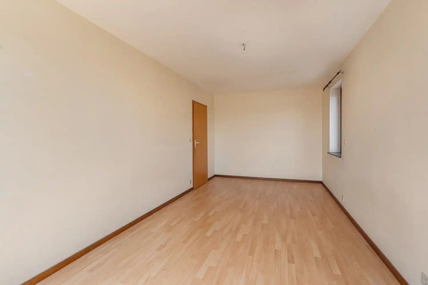 Goed gelegen hoekappartement met 2 ruime slaapkamers, een terras en een garagebox met parking ervoor te Kessel-Lo! foto 16