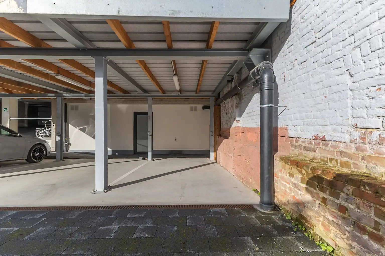 Nieuwbouwappartement met 2 slpks, bureau, kelder en terras foto 16