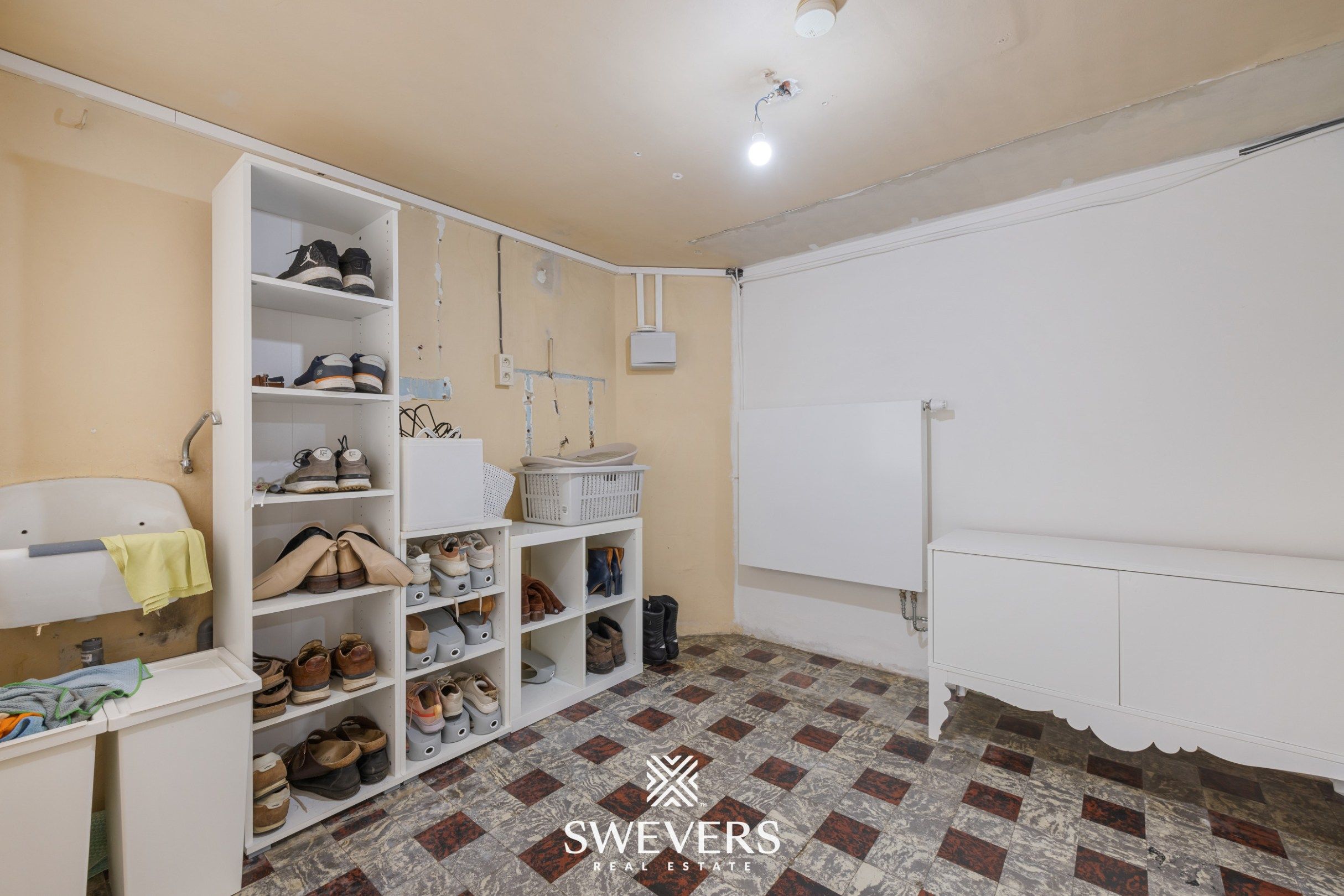 Gerenoveerde woning op 27 are en vergunde stal van 147 m² foto 15