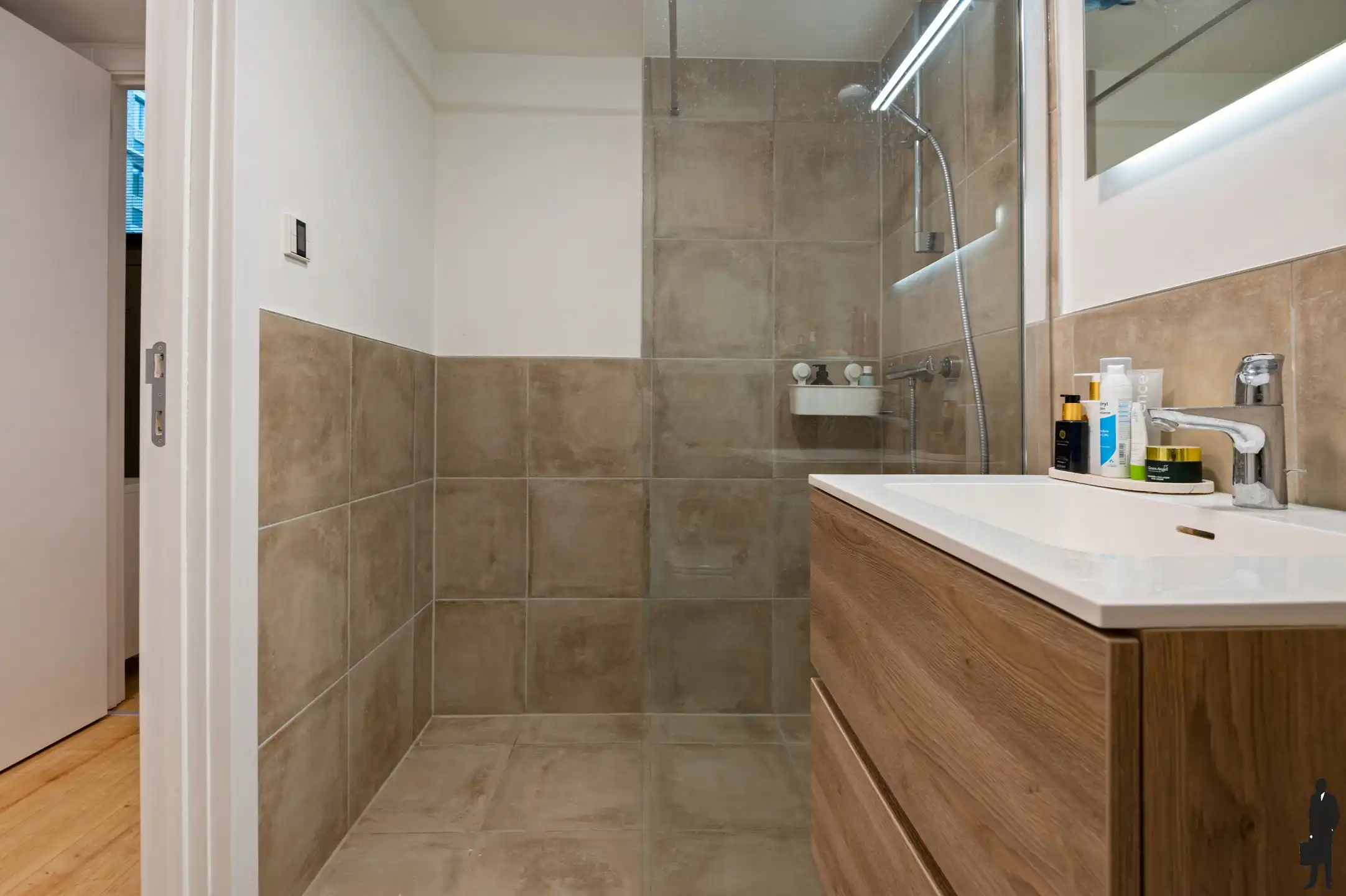 Modern appartement in de gegeerde New York Residence op het bruisende Eilandje! foto 5