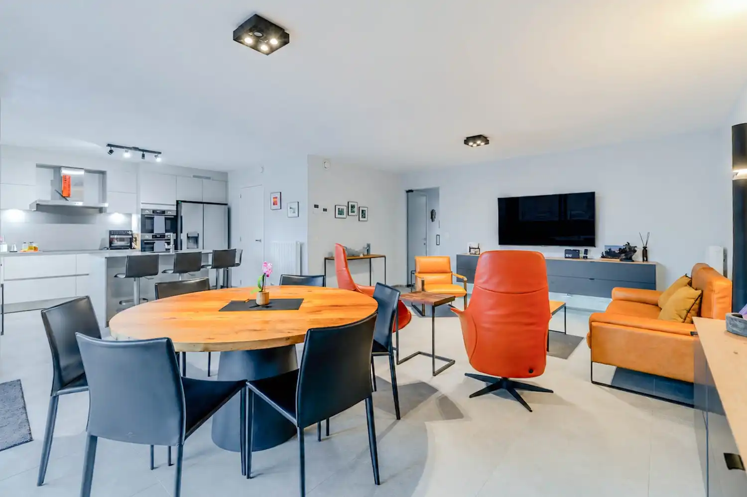Stijlvol gelijkvloers 2-slaapkamerappartement met 2 badkamers, ruim terras en stadstuin in Lanaken foto 7
