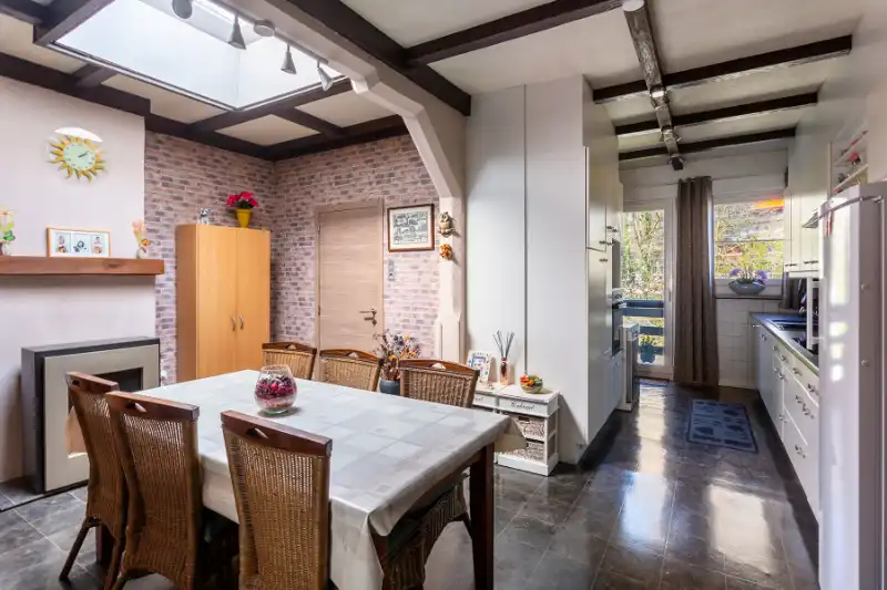 Uiterst ruime woning, veel lichtinval, mooie tuin, instapklaar! foto 10