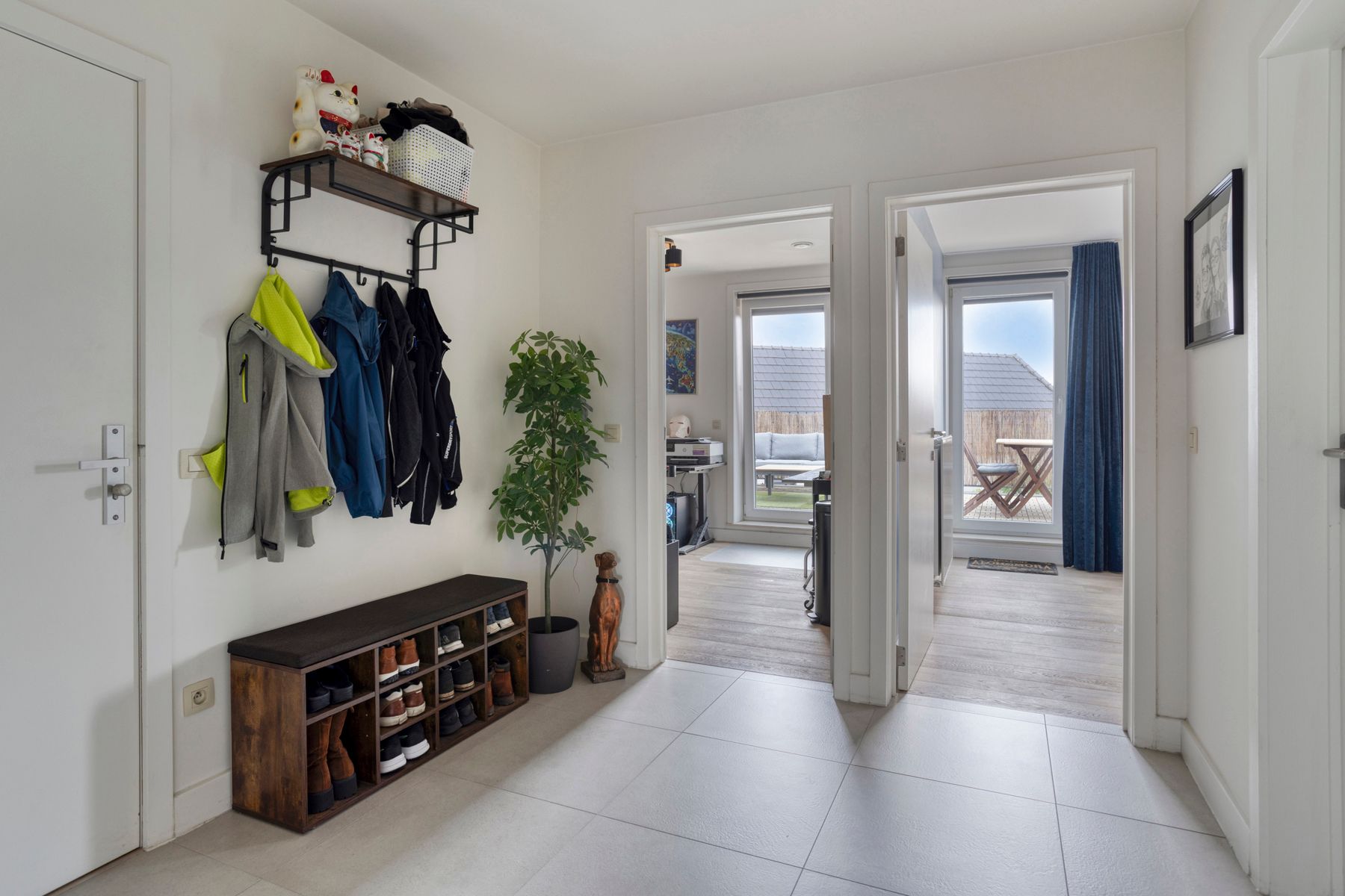 App 98m² met 2 slks, terras, staanplaats en 2 bergruimtes foto 3