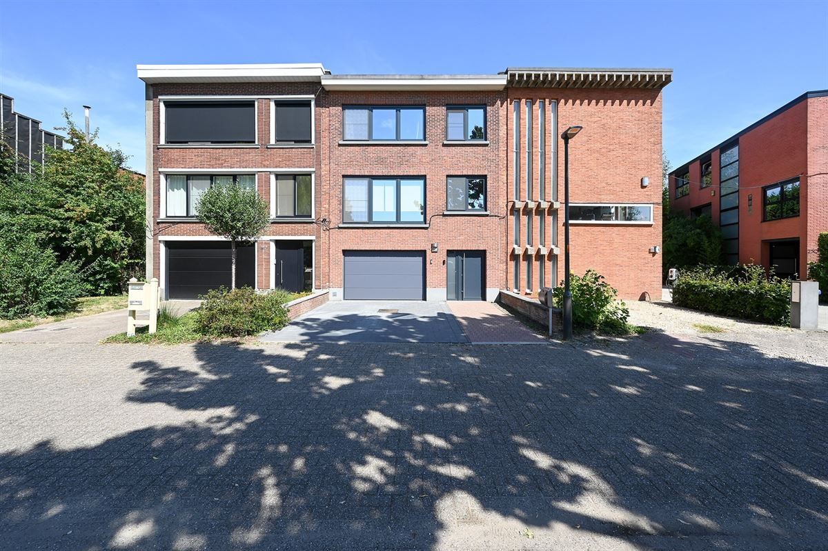 Gezellige en gerenoveerde woning op toplocatie foto 2