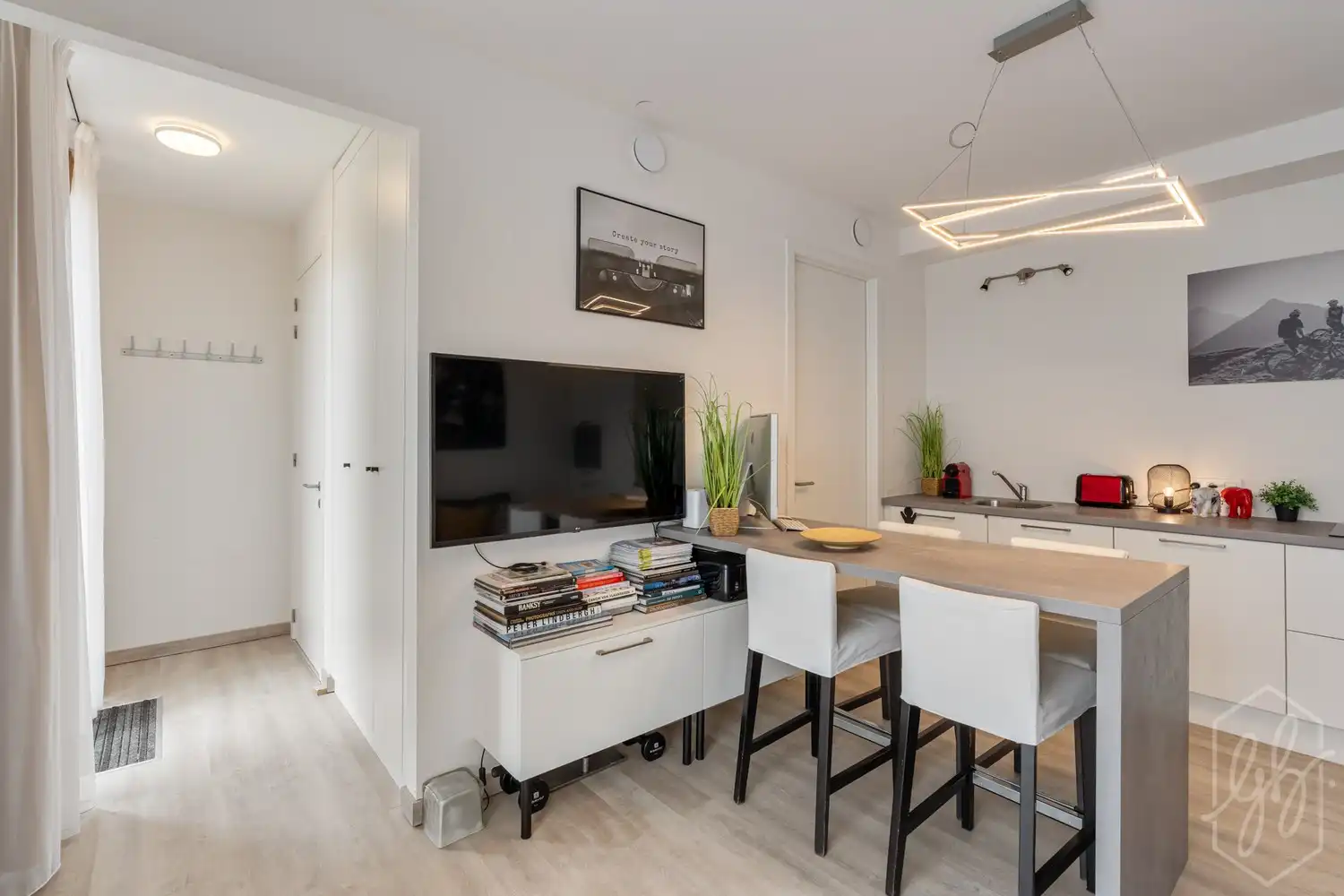Exclusief, instapklaar appartement met ruim terras in Quartier Bleu foto 5